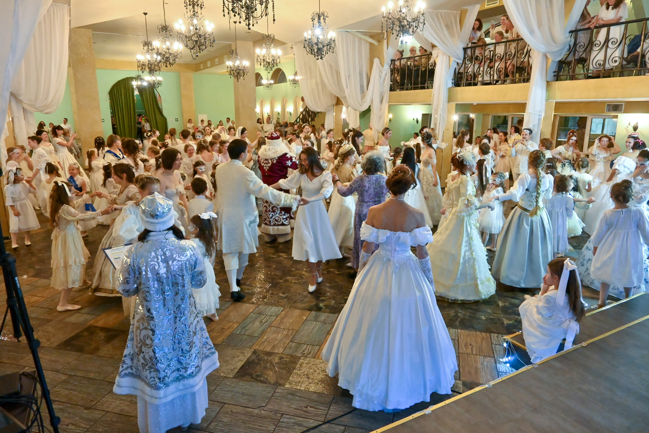 Белый бал-маскарад в Измайлово 24.12.2023. Профессиональный фотограф в Москве Алёна Котова