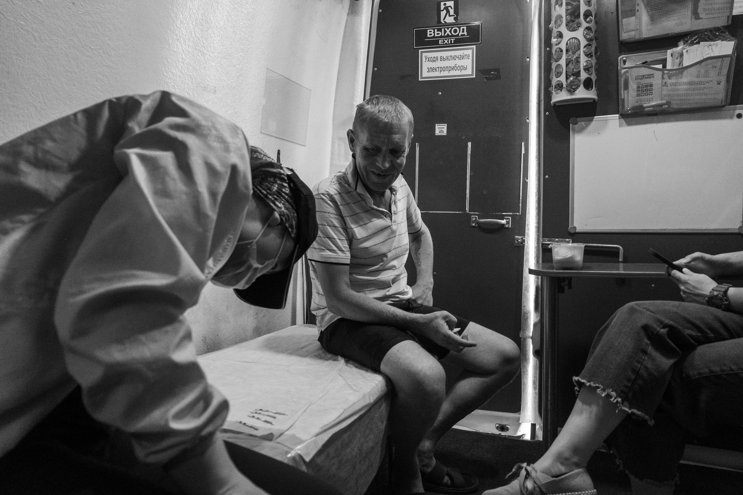 Eugene Shalnov charity documentary photograher 