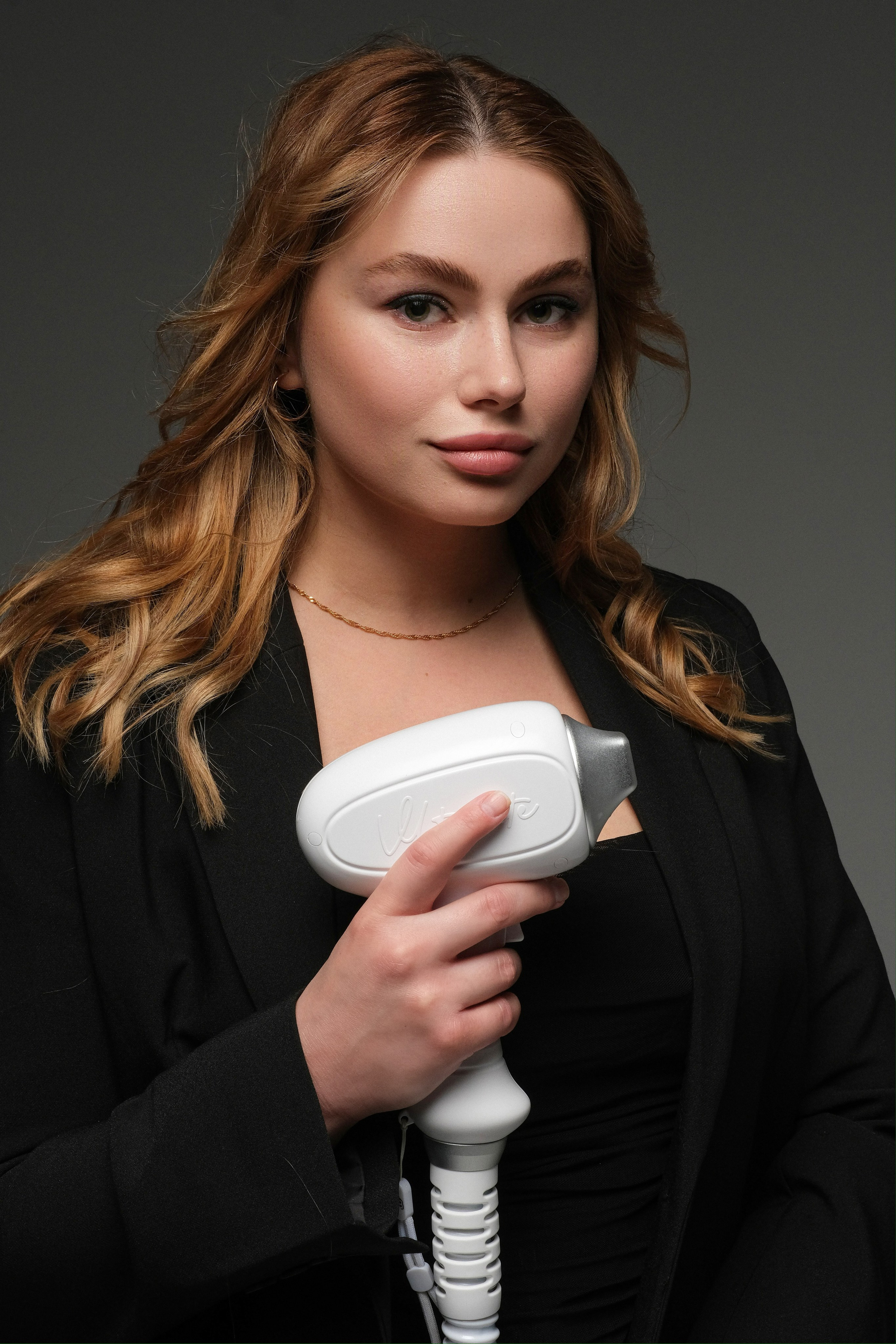 Amber Laser (+визуал страницы). Фотограф, видеограф, визуализатор в Москве Анна Стрельцова