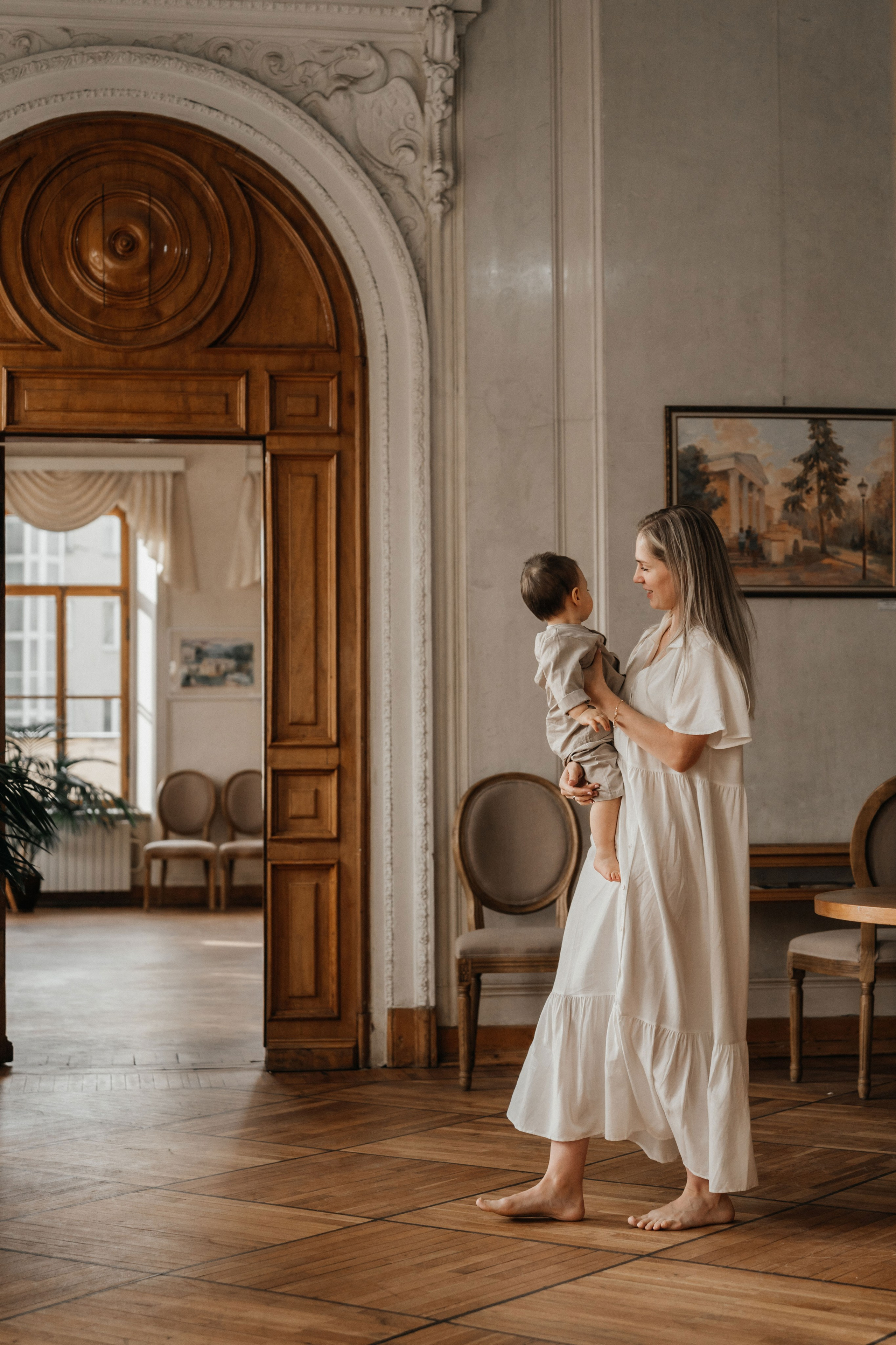 Маленькие ножки в читальне им. Пушкина. Ваш фотограф Вика Артемова