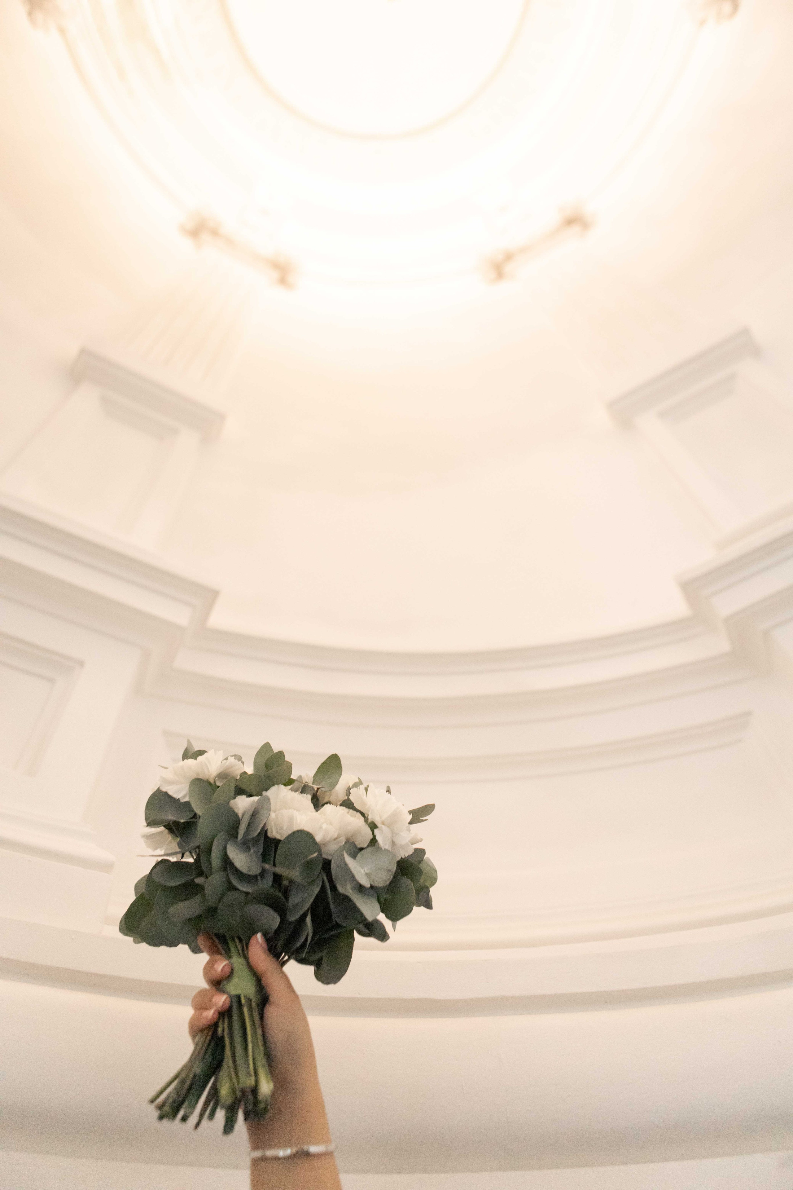 Свадебная фотосессия в Москве в отеле. Фотограф Валерия Горбунова Подольск Бутово Видное Щербинка