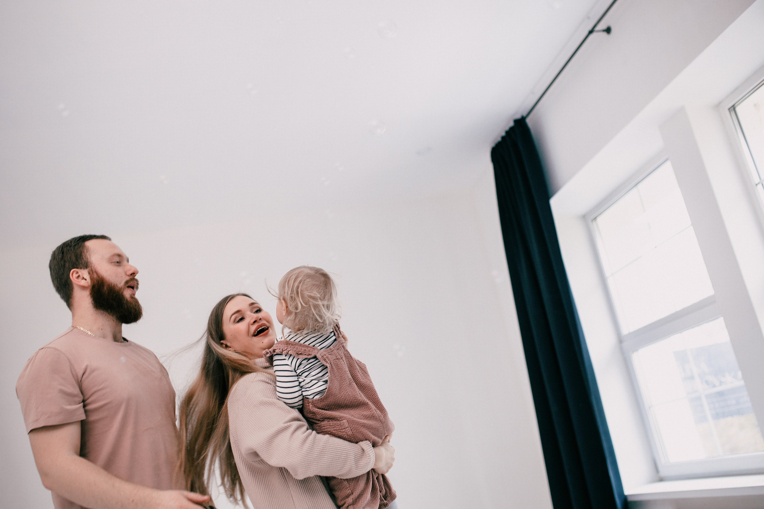 КАЛІ ЎСЕ ДОМА. Фотограф Юля Королёва