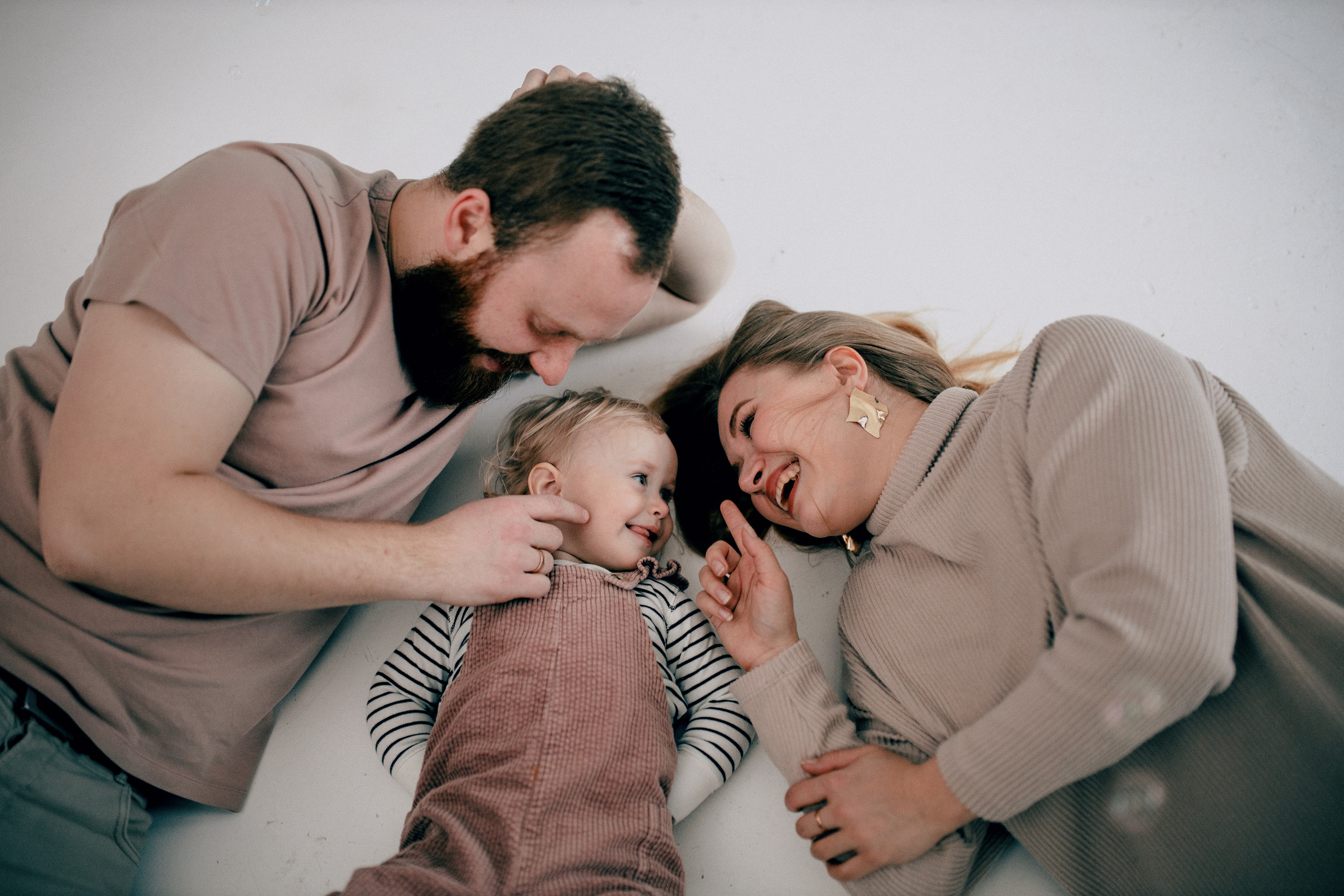 КАЛІ ЎСЕ ДОМА. Фотограф Юля Королёва