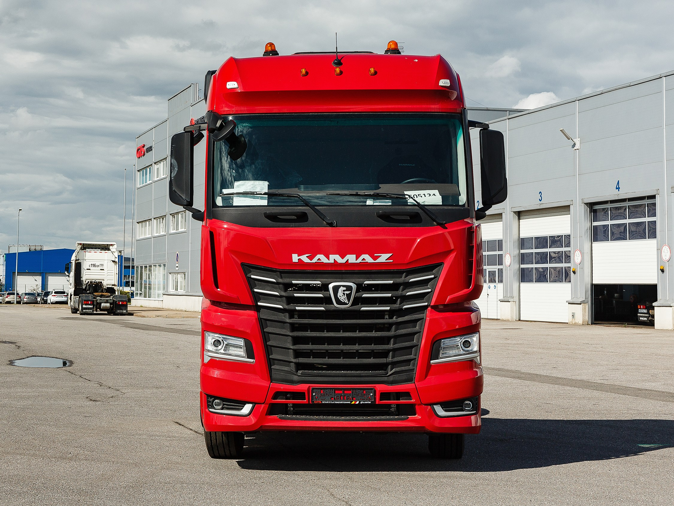 Автомобильный фотограф в СПб. Репортажная фотосъёмка в Санкт-Петербурге. Фотограф на мероприятие: выставки, презентации, автогонки. Фото для сайта, отчётов и публикации в сми. Профессиональный фотограф Сергей Пушкин. Промышленная фотосъёмка. Автопром. Фотосъёмка авто и спецтехники. Профессиональные фото большегрузов.