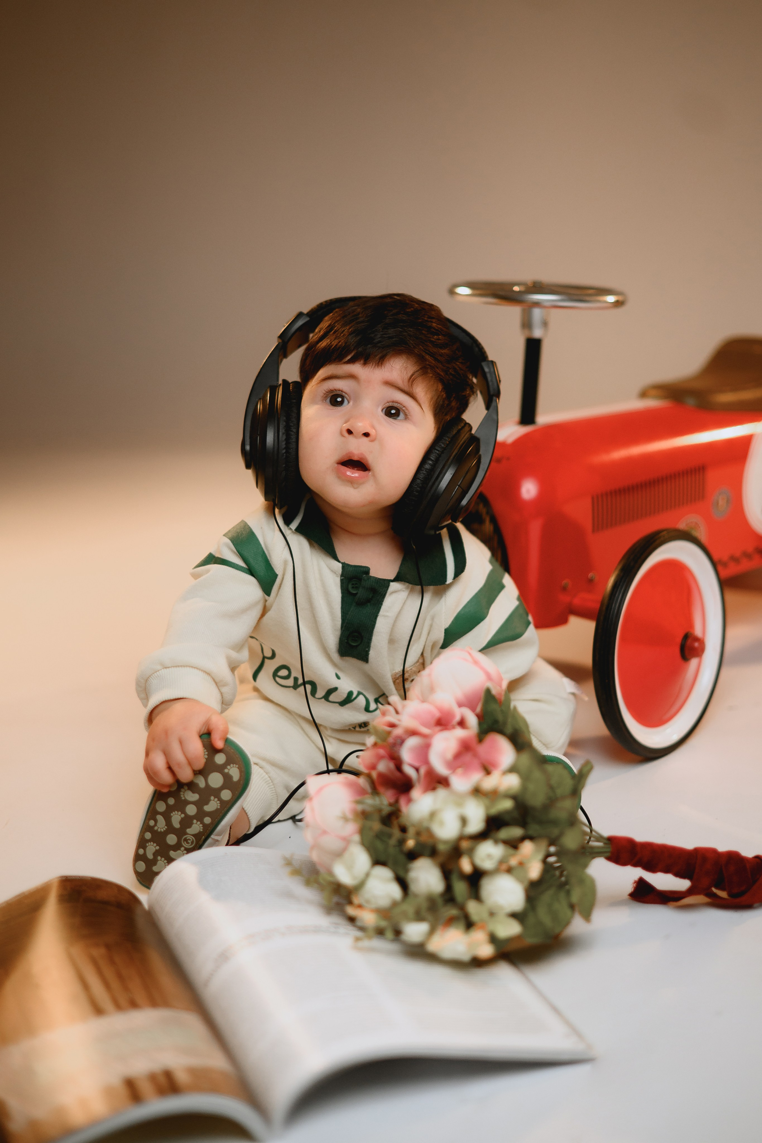 Тиграша 7 мес и молочная ванночка. Фотограф Котова Валентина