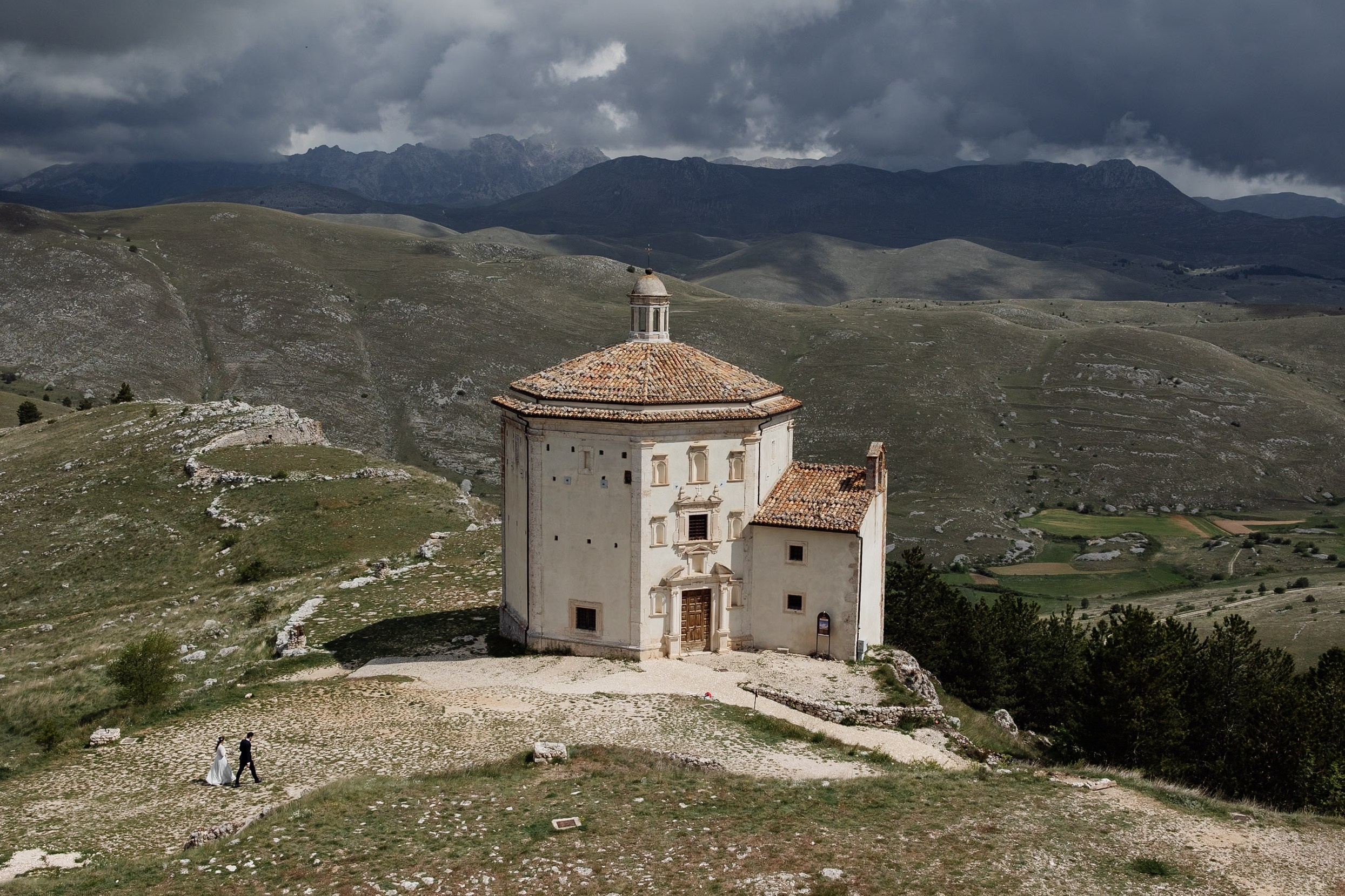 SERIES. Wedding photographer in Europe