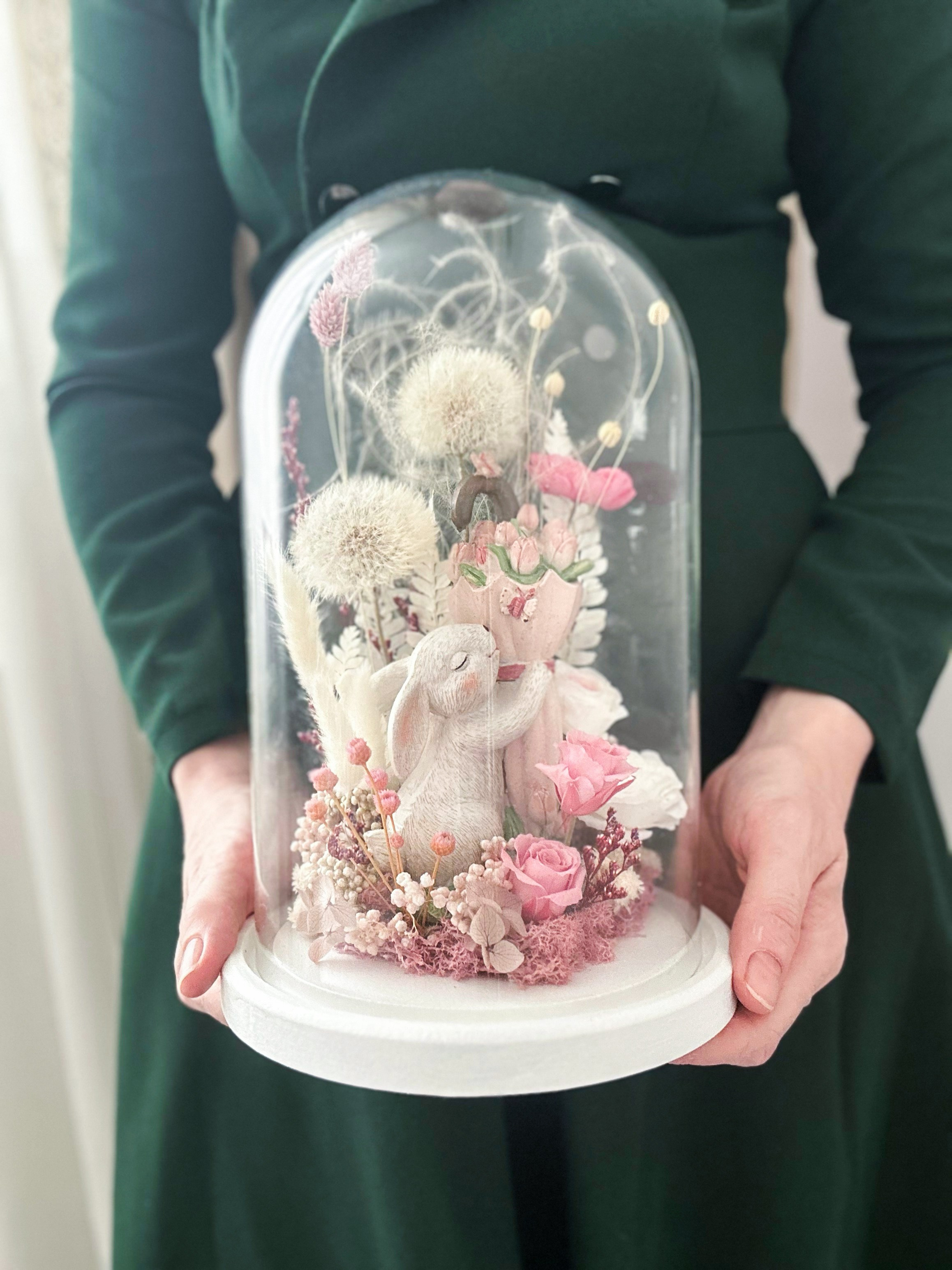 Клош, цветы под стекляным куполом 