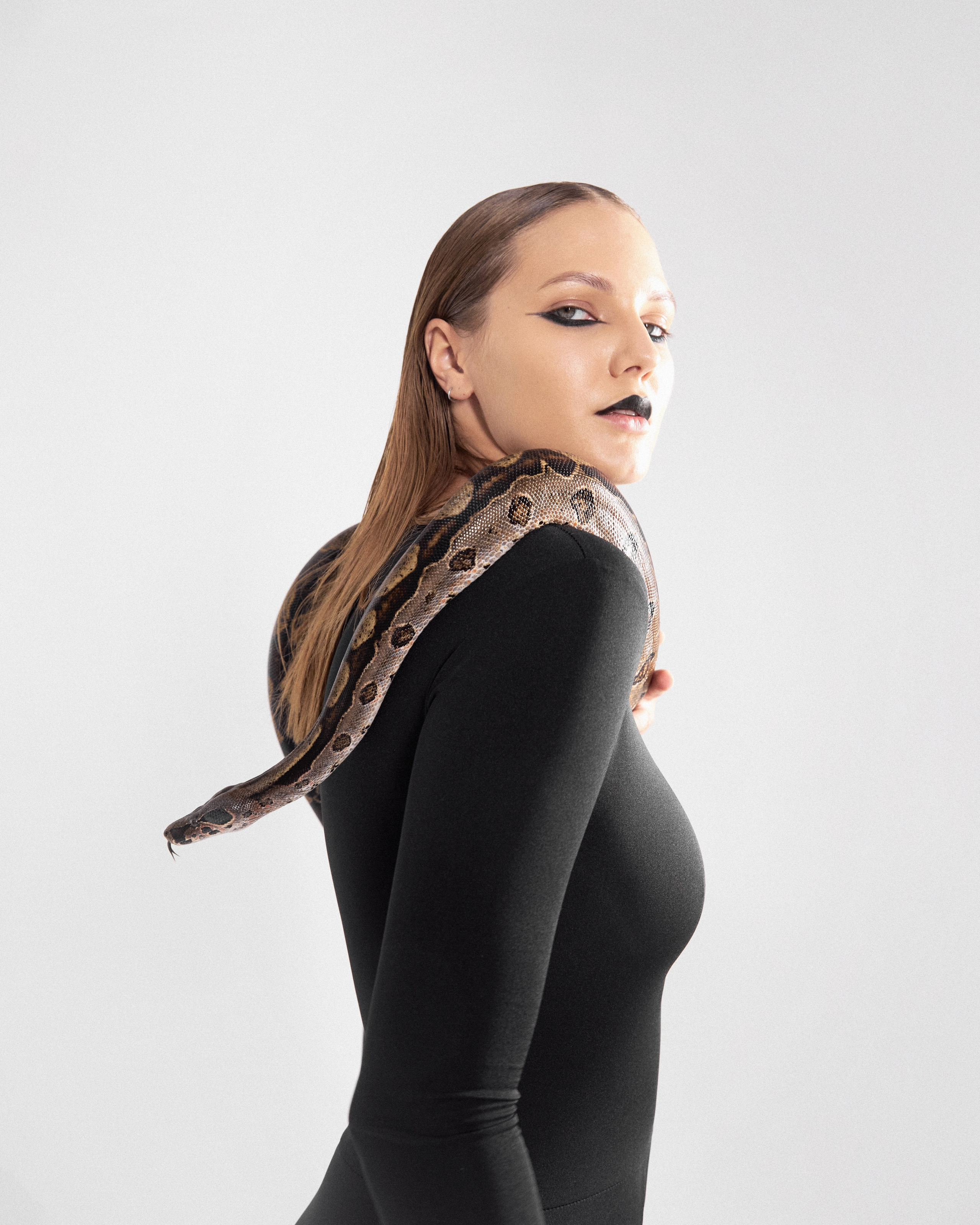 ТВОРЧЕСКОЕ (dark beauty). Предметный фотограф в Краснодаре| Женя Елгина