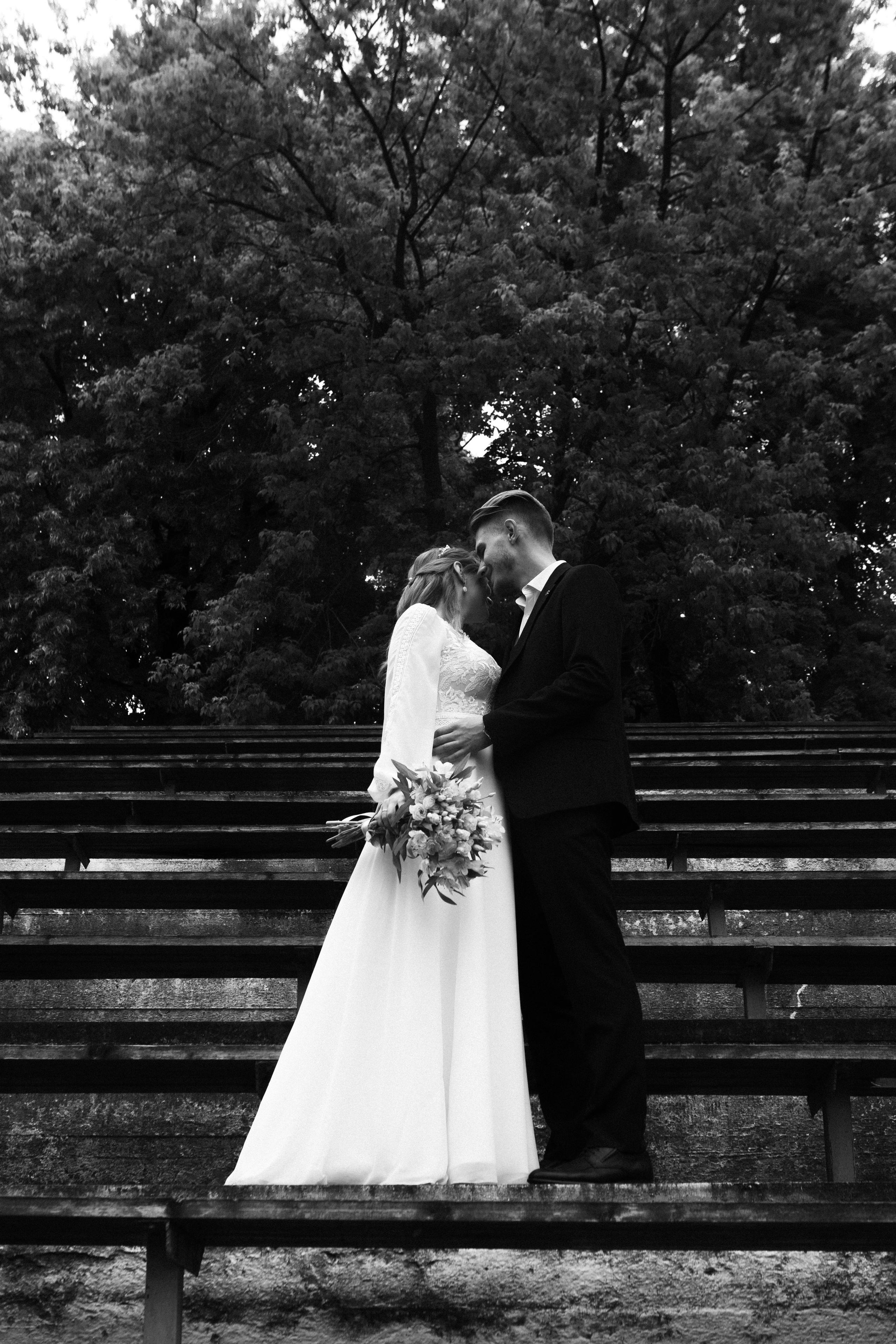 свадебная фотосессия, фотопрогулка, фотосессия для пары, фотограф на свадьбу, фотограф в ЗАГС, свадебный фотограф Москва, фотосессия в городе, фотосессия для влюбленных, свадебная фотосессия в Лефортовском парке, свадебная фотосессия летом