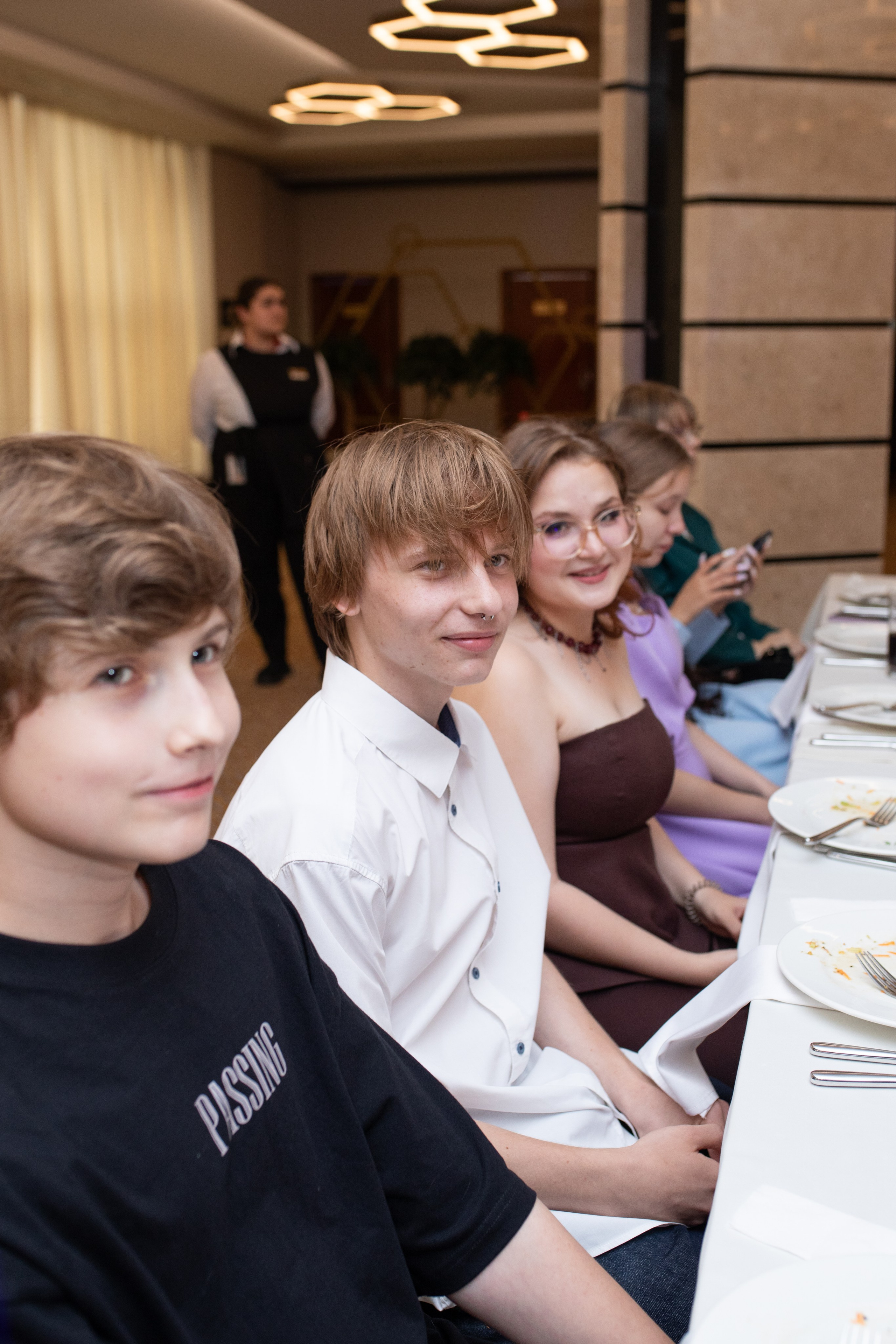 Выпускной 11 класс. Ресторан «Мед». Фотограф в Новосибирске Ася Зверева