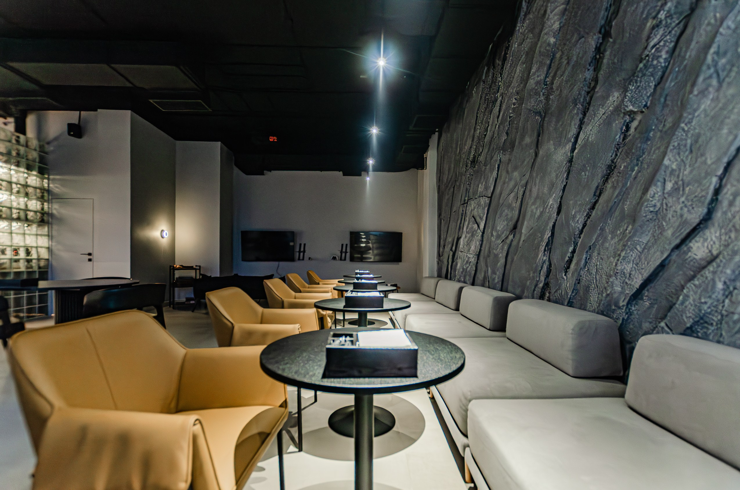 Кальянная Firma. Nataliphotokzn.ru Фотограф. Казань. Интерьерная съёмка