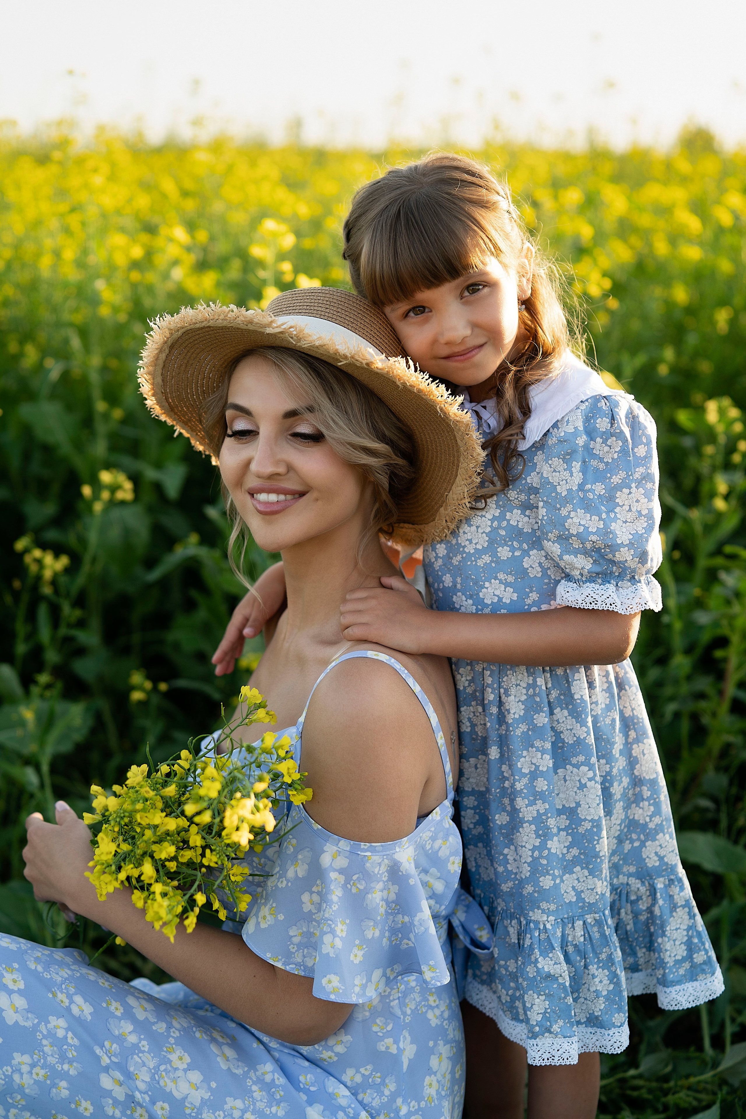 Александра. Главная