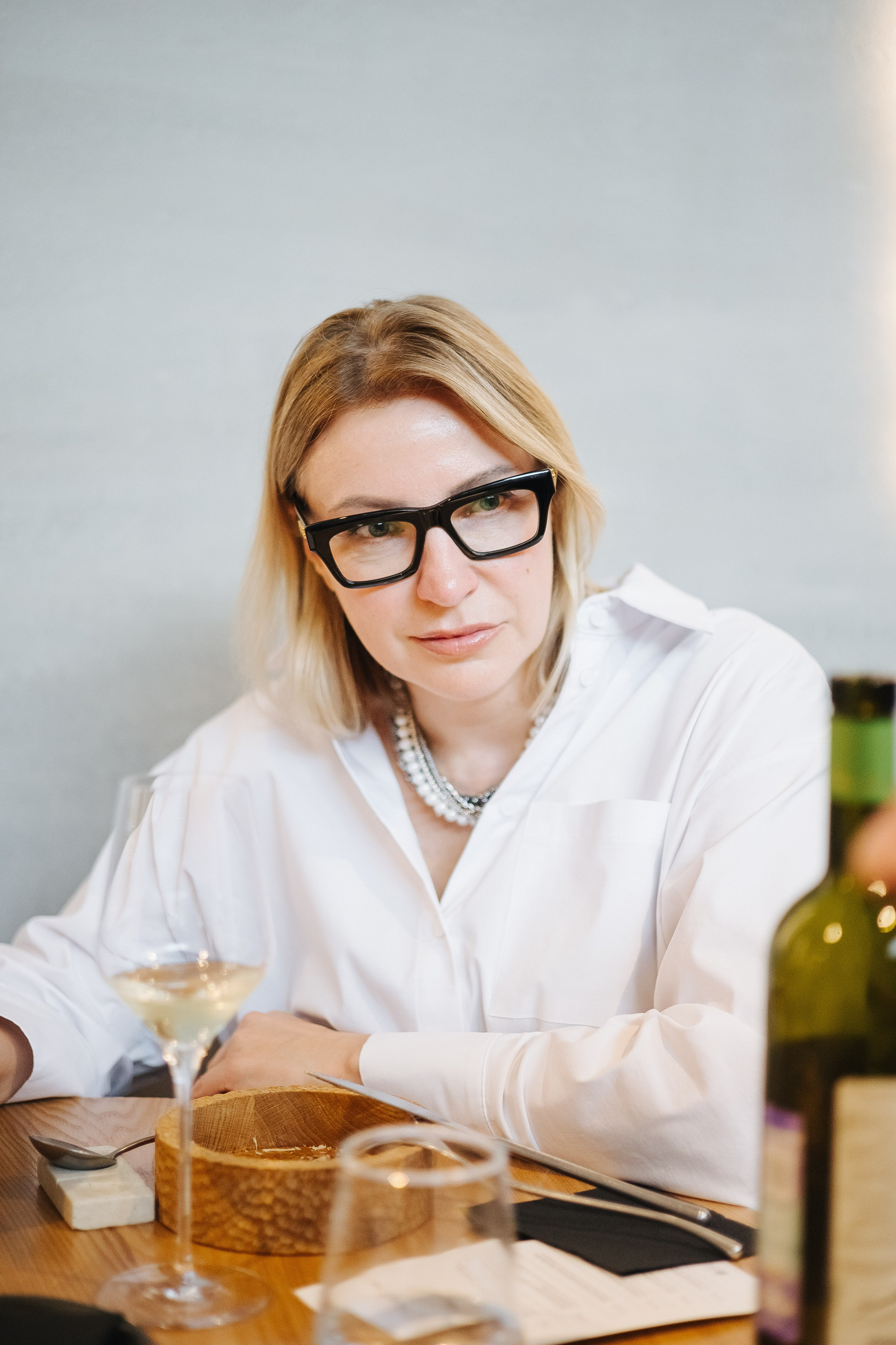 Презентация открытия магазина женской одежды GLVR в ресторане Fresco. Фотограф в Красноярске Надежда Воскресенская