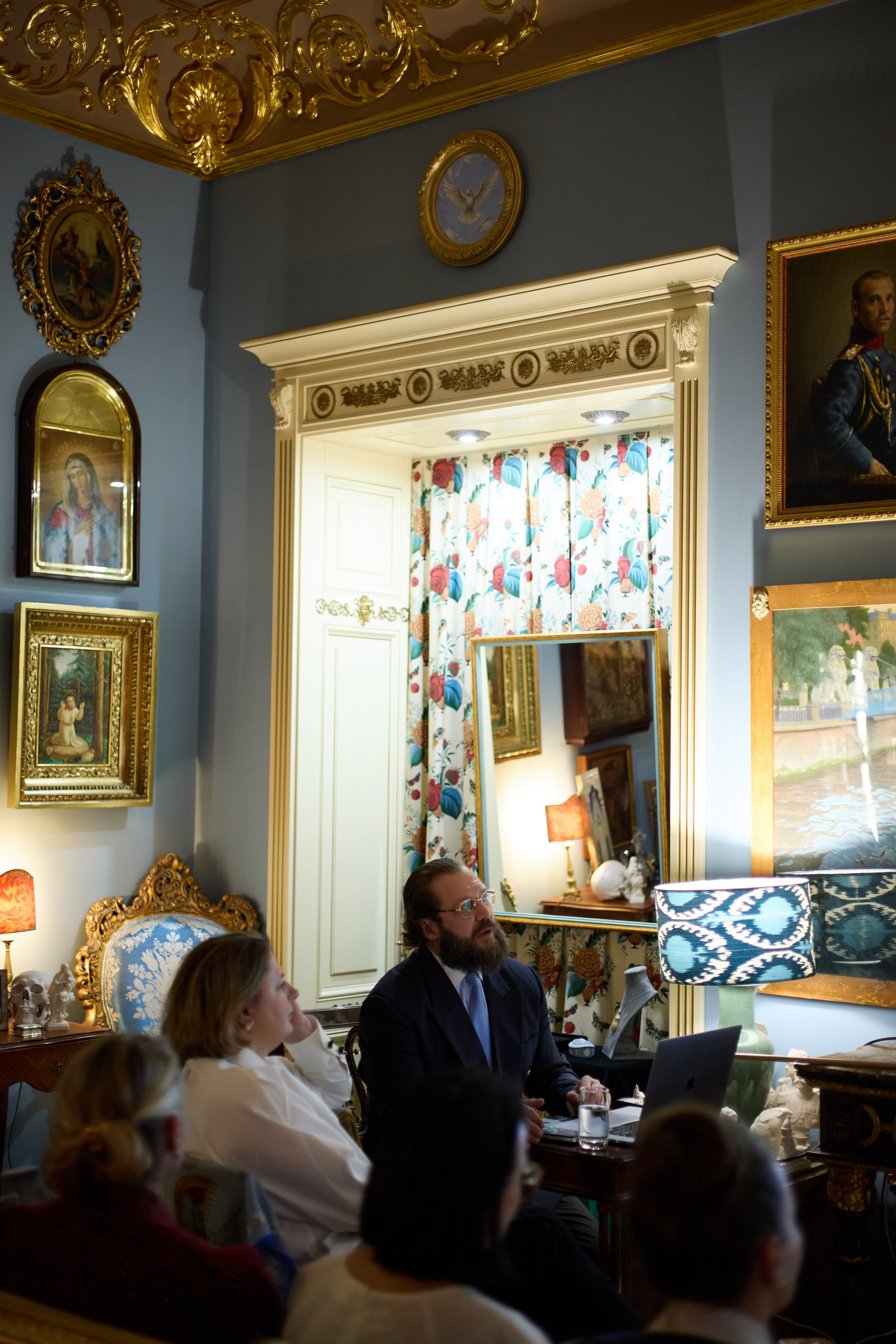 Родные люди — вечер в гостях у Петра Аксёнова. Анастасия Зобнинá — фотограф в Санкт-Петербурге/СПб