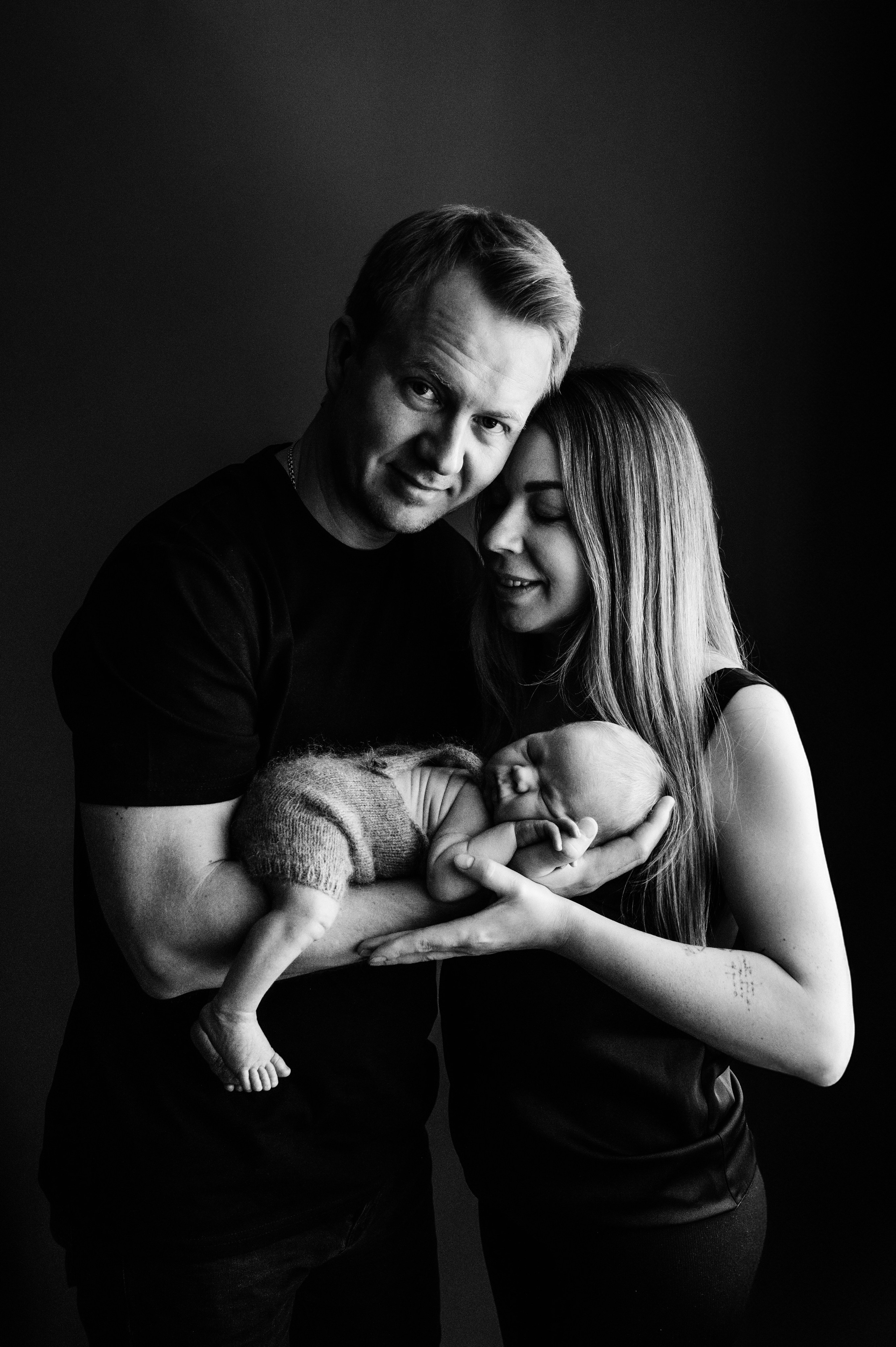 Черно белые фото. Фотограф новорожденных малышей в Санкт-Петербурге