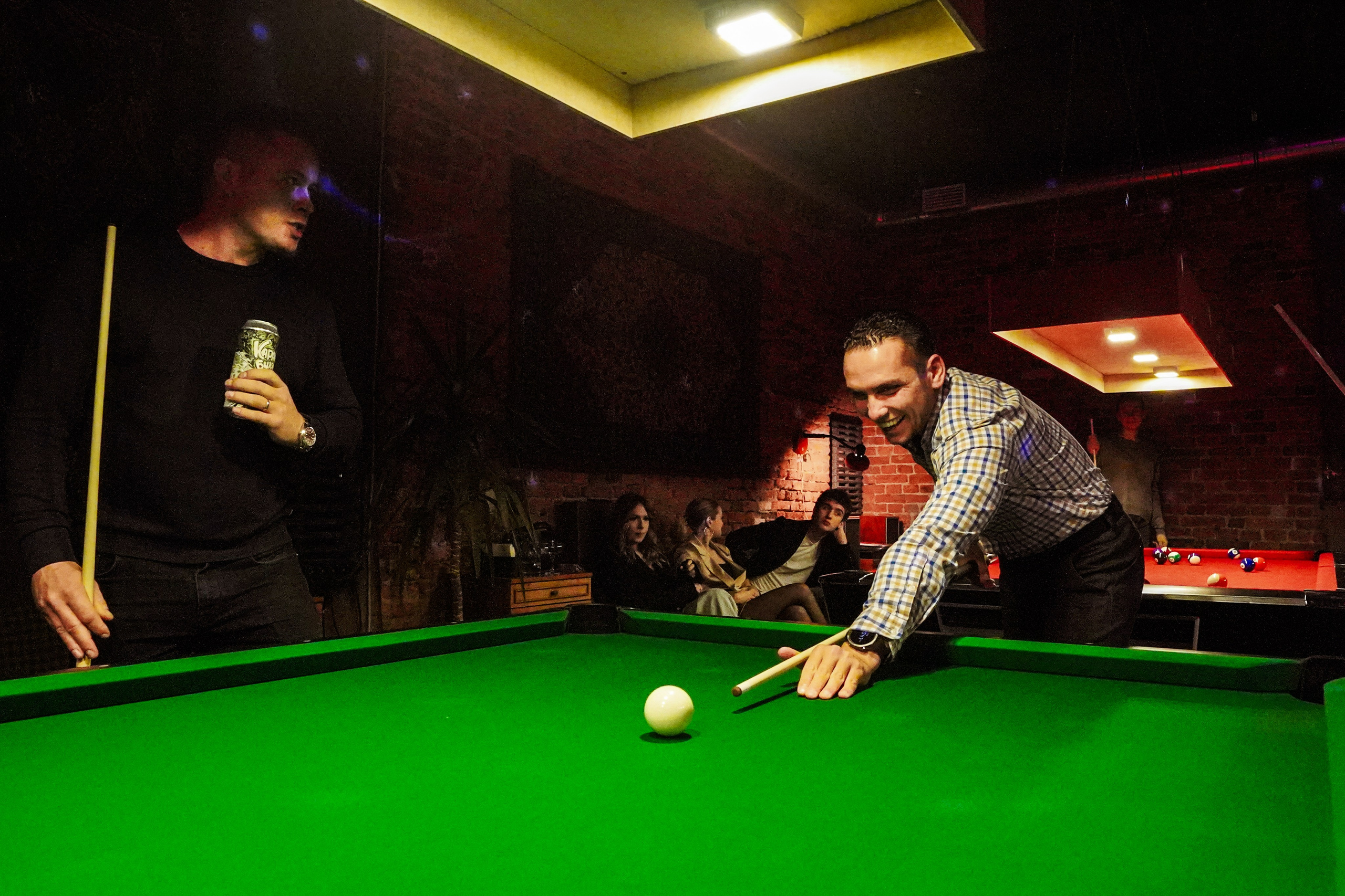 Бильярдная. ОЧЕНЬ ПЛОХОЙ ФОТОГРАФ
