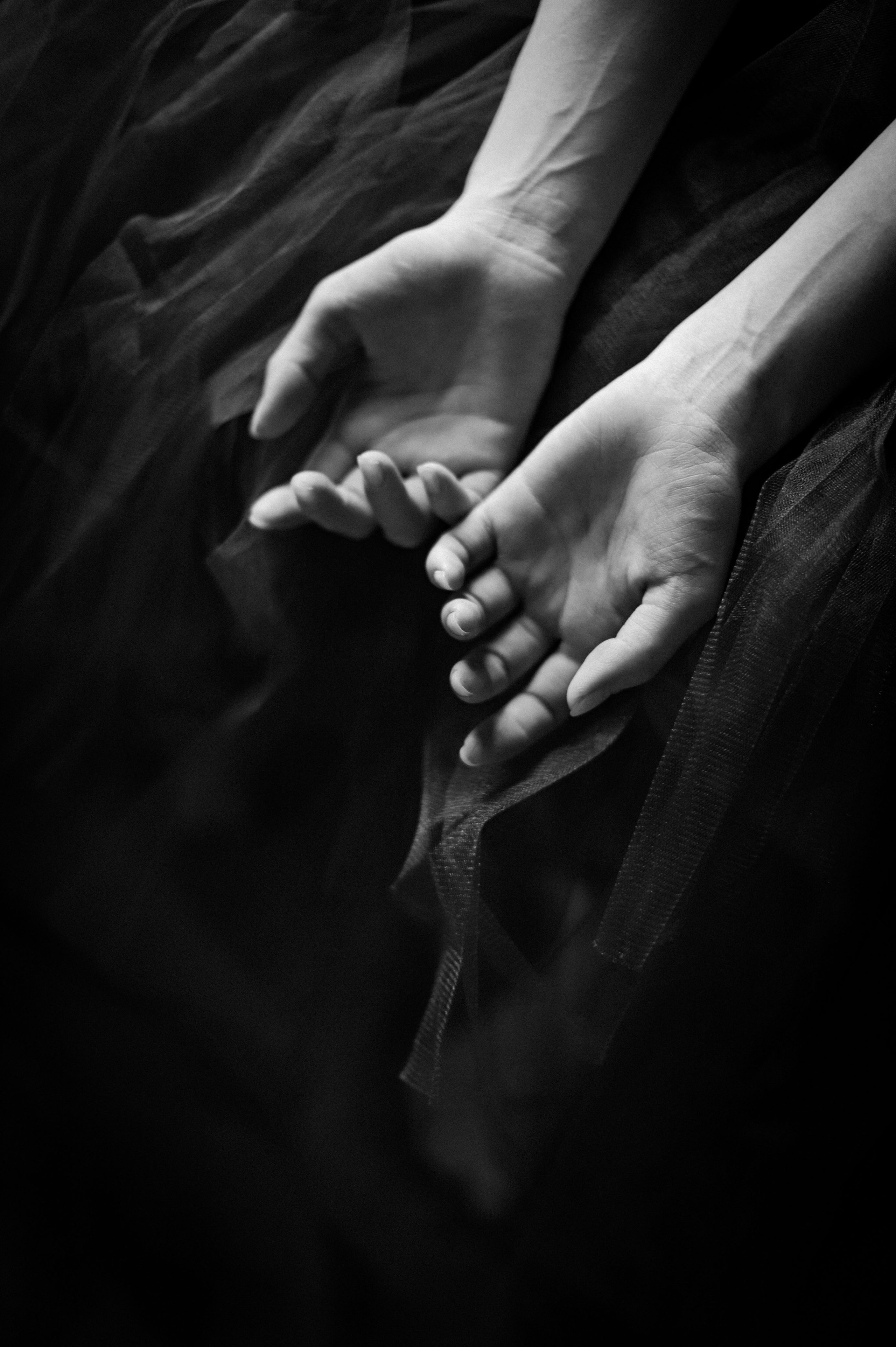 Танец рук Лизы. Портретный и эротический фотограф Ирина Подборская (18+)