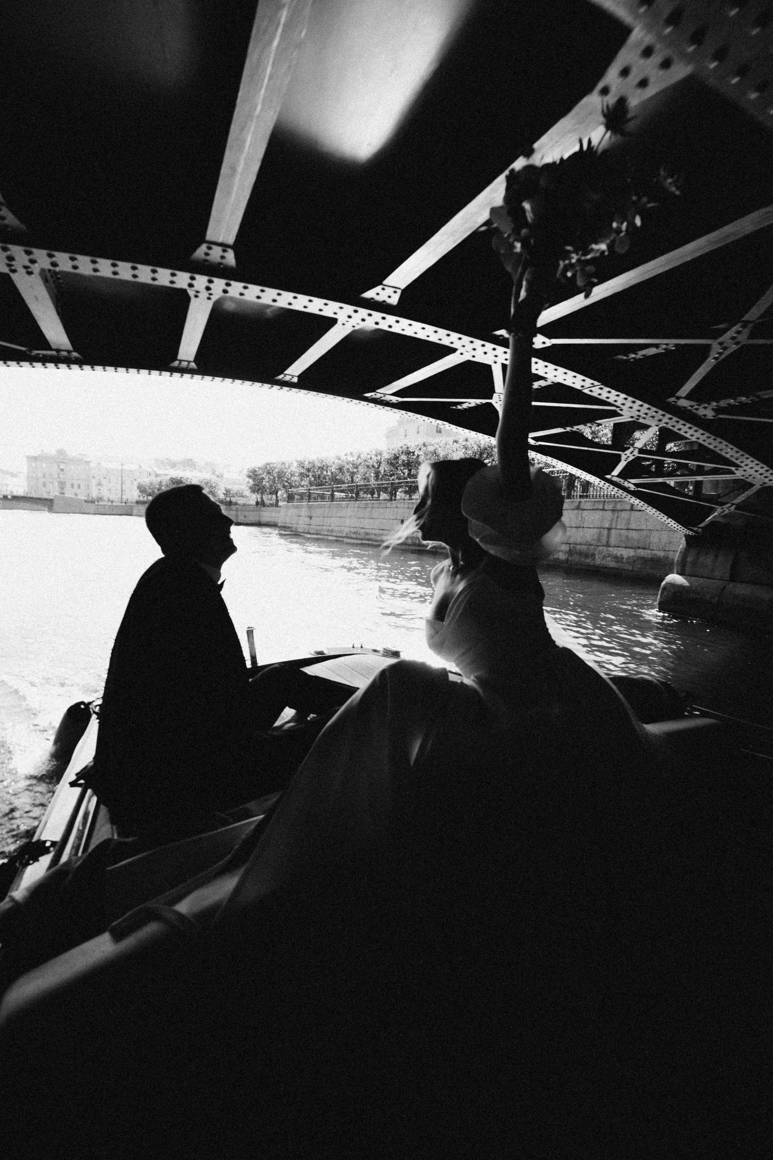 СВАДЕНБНАЯ СЬЕМКА НА КАТЕРЕ ПО КАНАЛАМ САНКТ-ПЕТЕРБУРГА И В АКВАТОРИИ НЕВЫ. Профессиональный фотограф, Санкт-Петербург — Виктория Богомолова