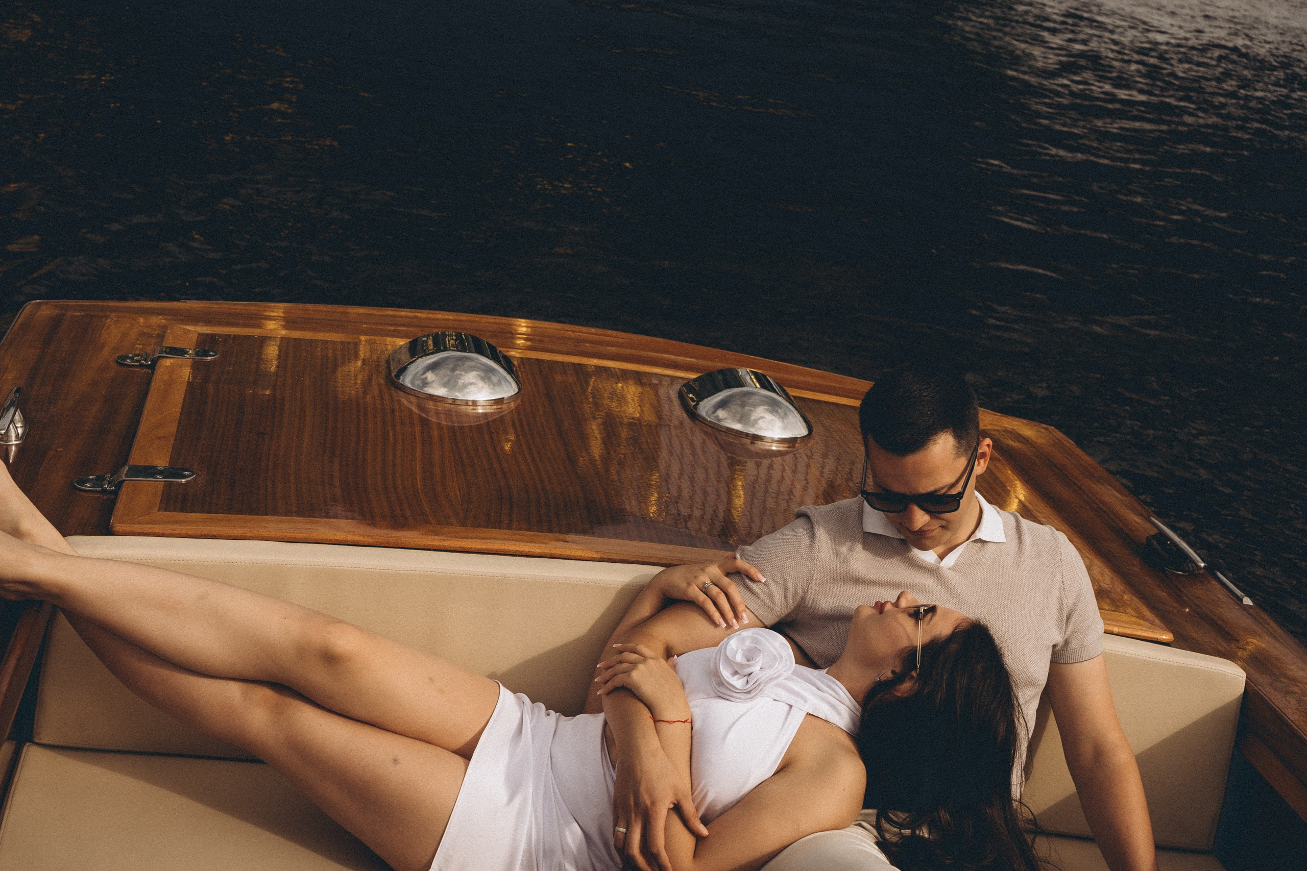 СВАДЕНБНАЯ СЬЕМКА НА КАТЕРЕ ПО КАНАЛАМ САНКТ-ПЕТЕРБУРГА И В АКВАТОРИИ НЕВЫ. Профессиональный фотограф, Санкт-Петербург — Виктория Богомолова