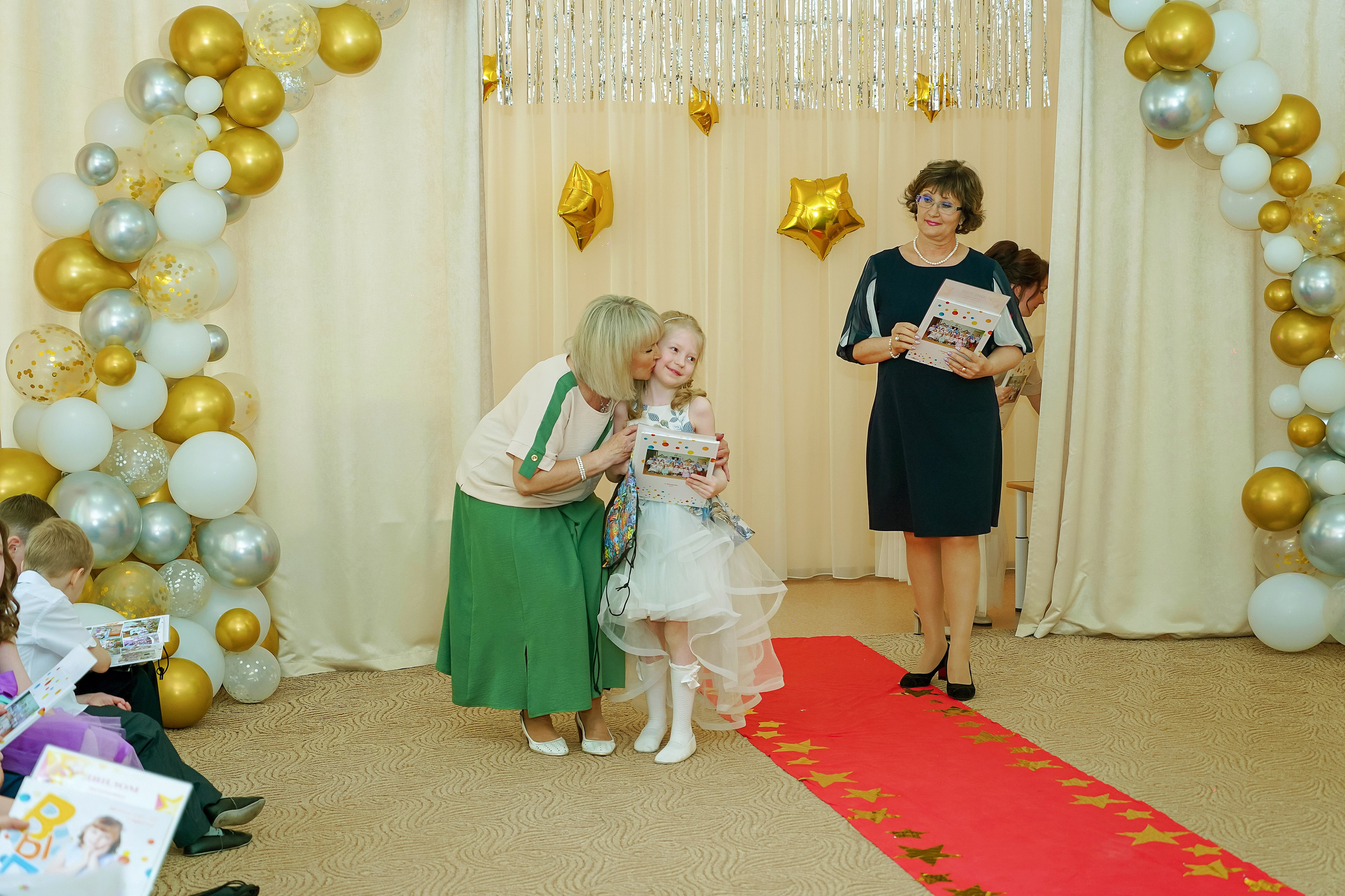 Фотосъемка видеосъёмка фотограф видеооператор новогодних утренников  в. Фотограф, видеооператор Нина Коршунова