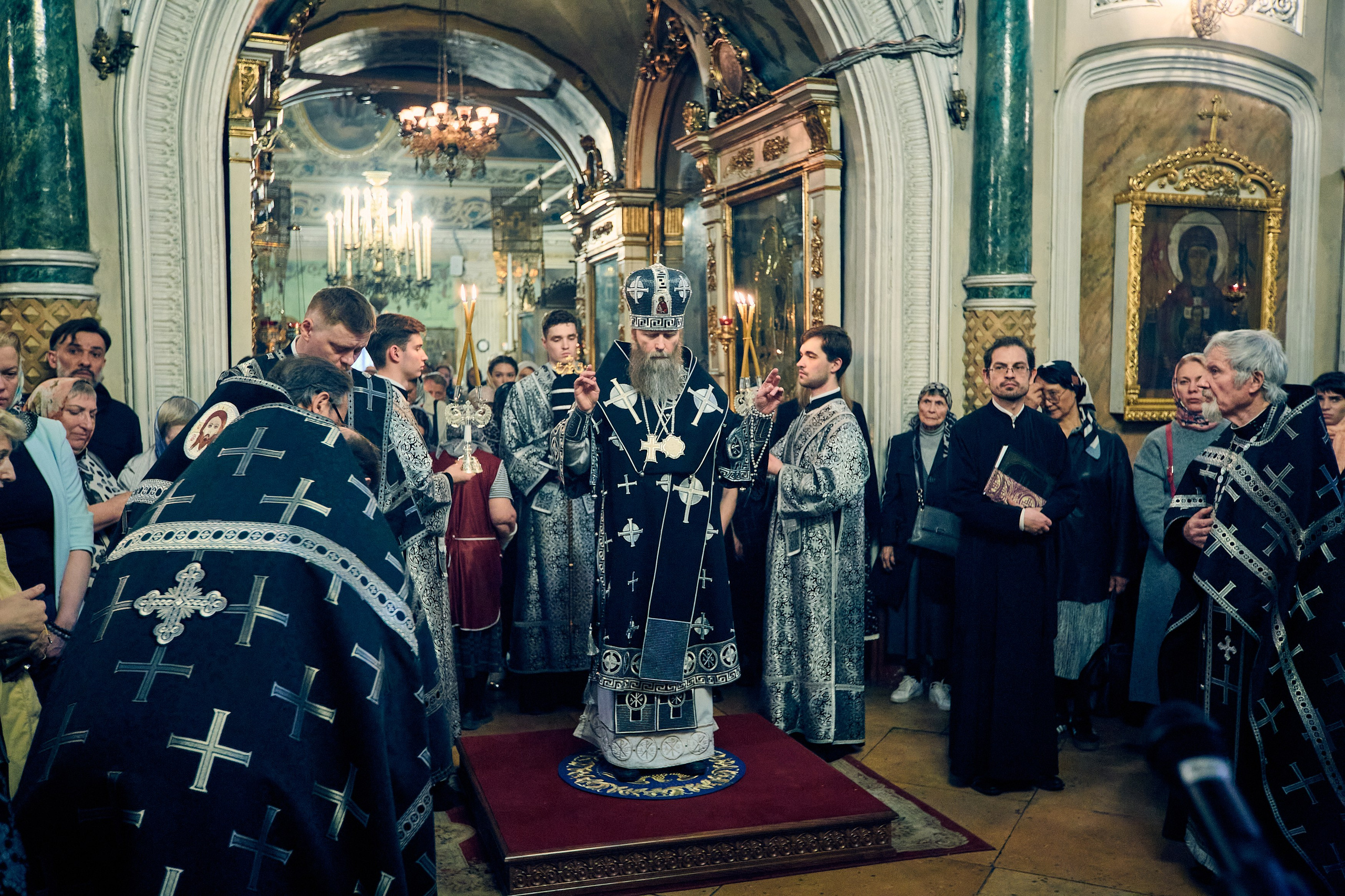 Утреня Погребение Спасителя. DMITRY MOISEENKO — фотограф, художник, топ-стилист