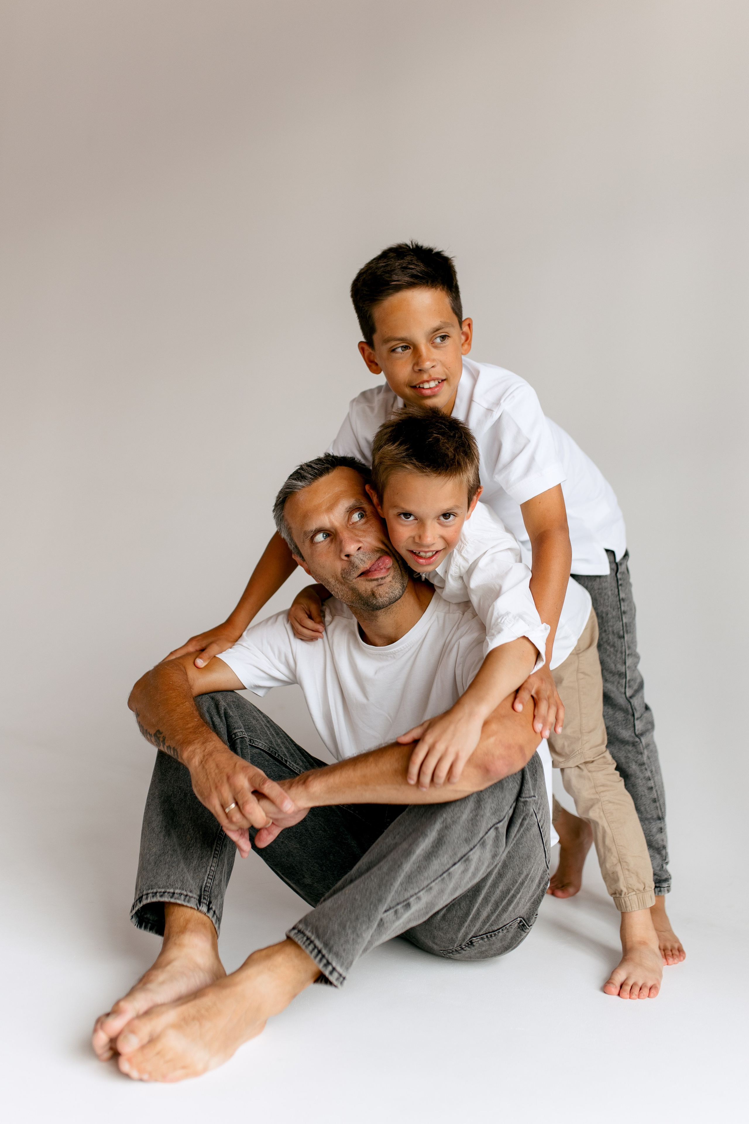 На белом фоне. Свадебный и семейный фотограф в Туле и области Маша Костина