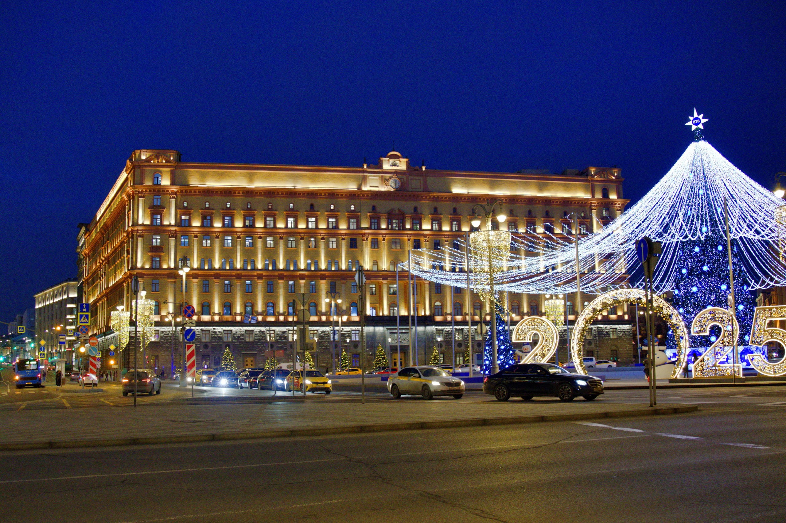 МОЙ ГОРОД. ФОТОГРАФ В МОСКВЕ СТАНИСЛАВ КОБЗЕВ