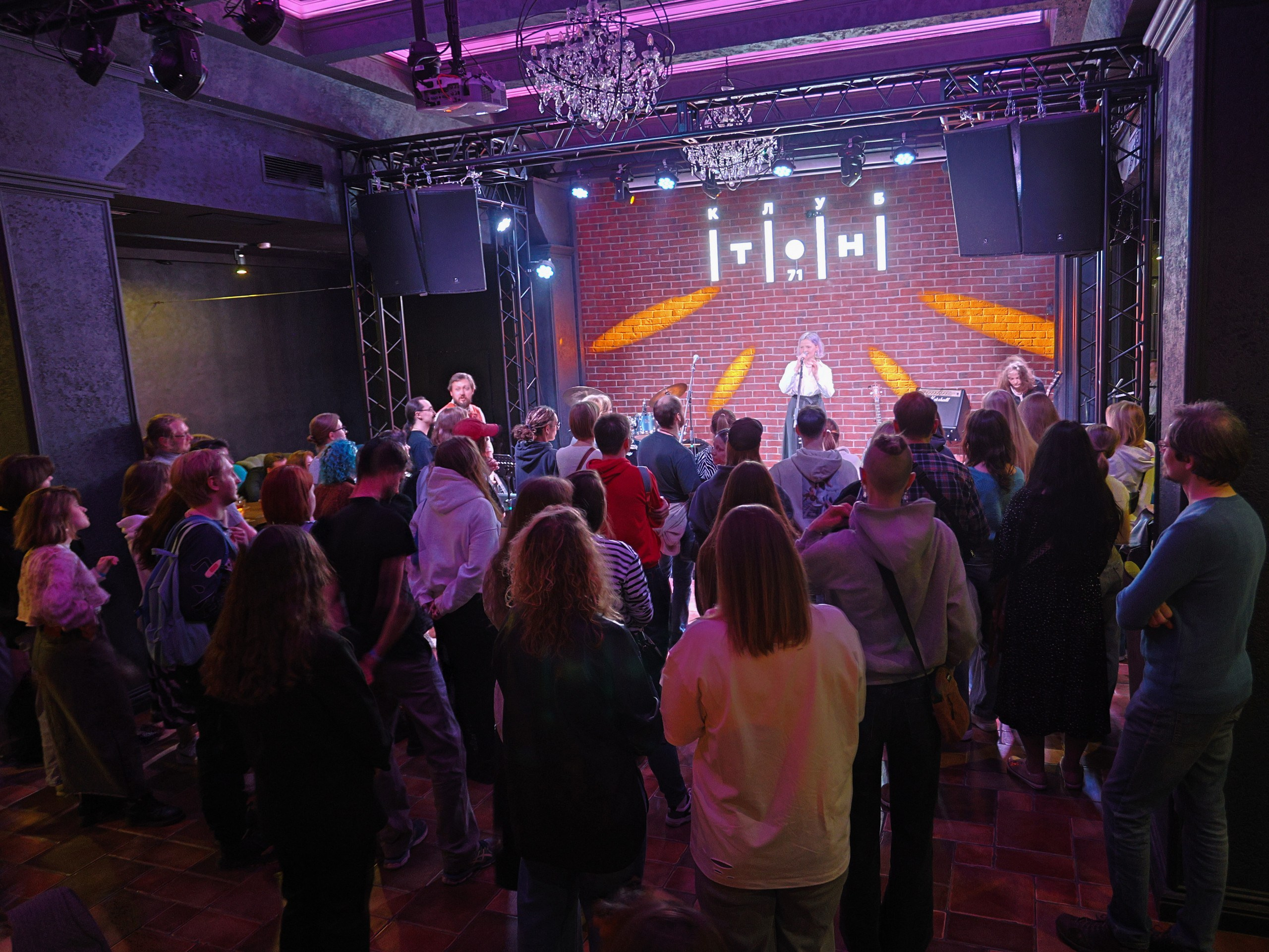 Аня из Питера в 71 тон, Москва 05'2024. Евгений Restwin — Пейзажный и репортажный фотограф