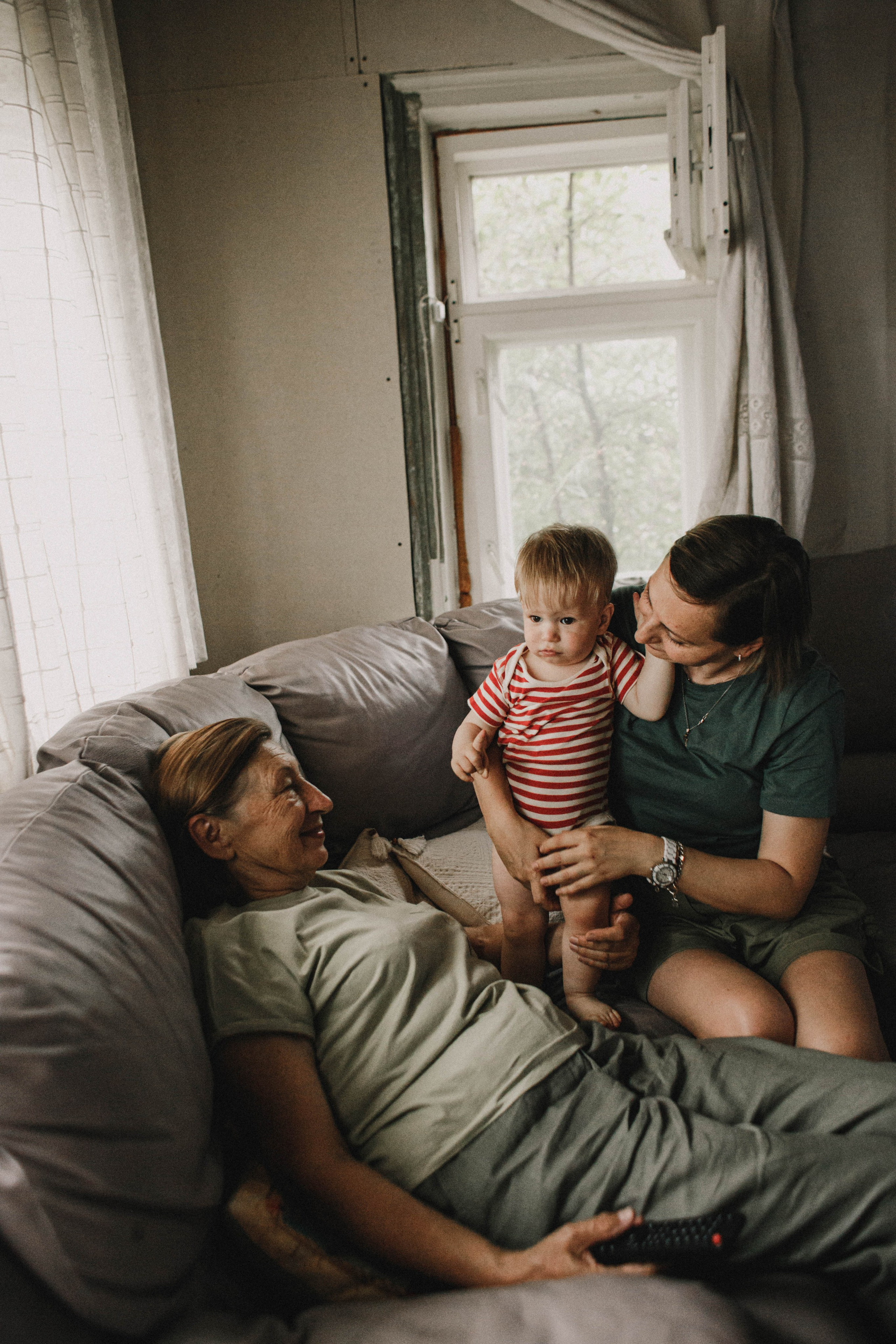 Сева у бабушки. Фотограф в Нижнем Новгороде
