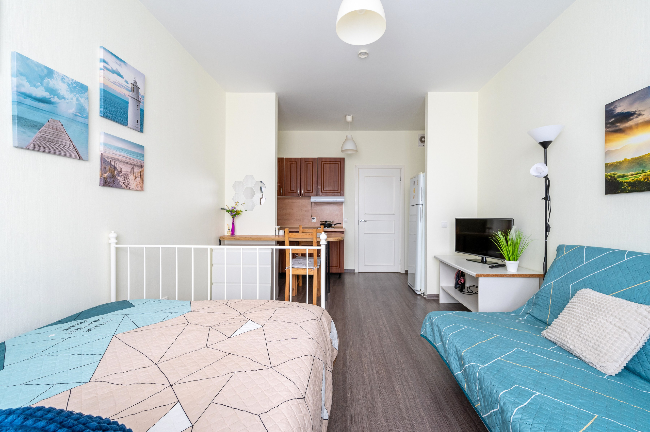 Студия на Дунайском. Интерьерный фотограф. Фото- видеосъемка недвижимости Санкт-Петербург