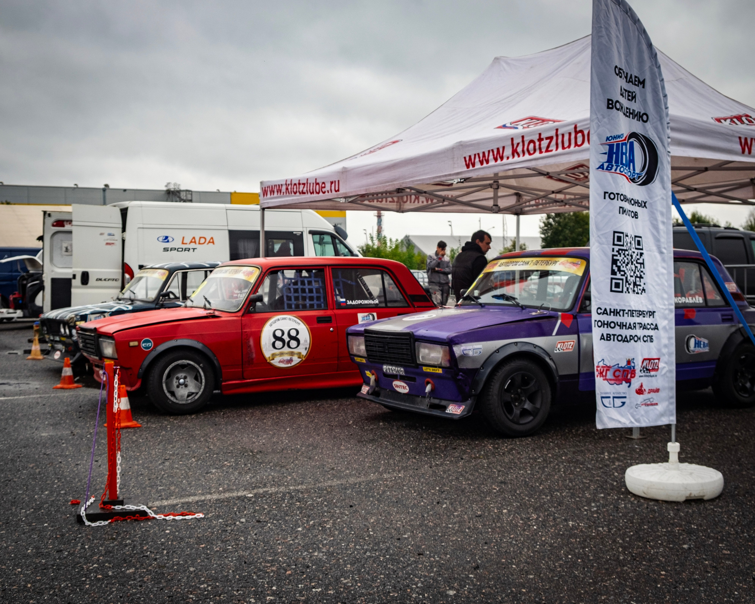 AUTODROM FEST 21.09.25. Автомобильные фотографии и рисунки в Санкт-Петербурги Пашков Дмитрий