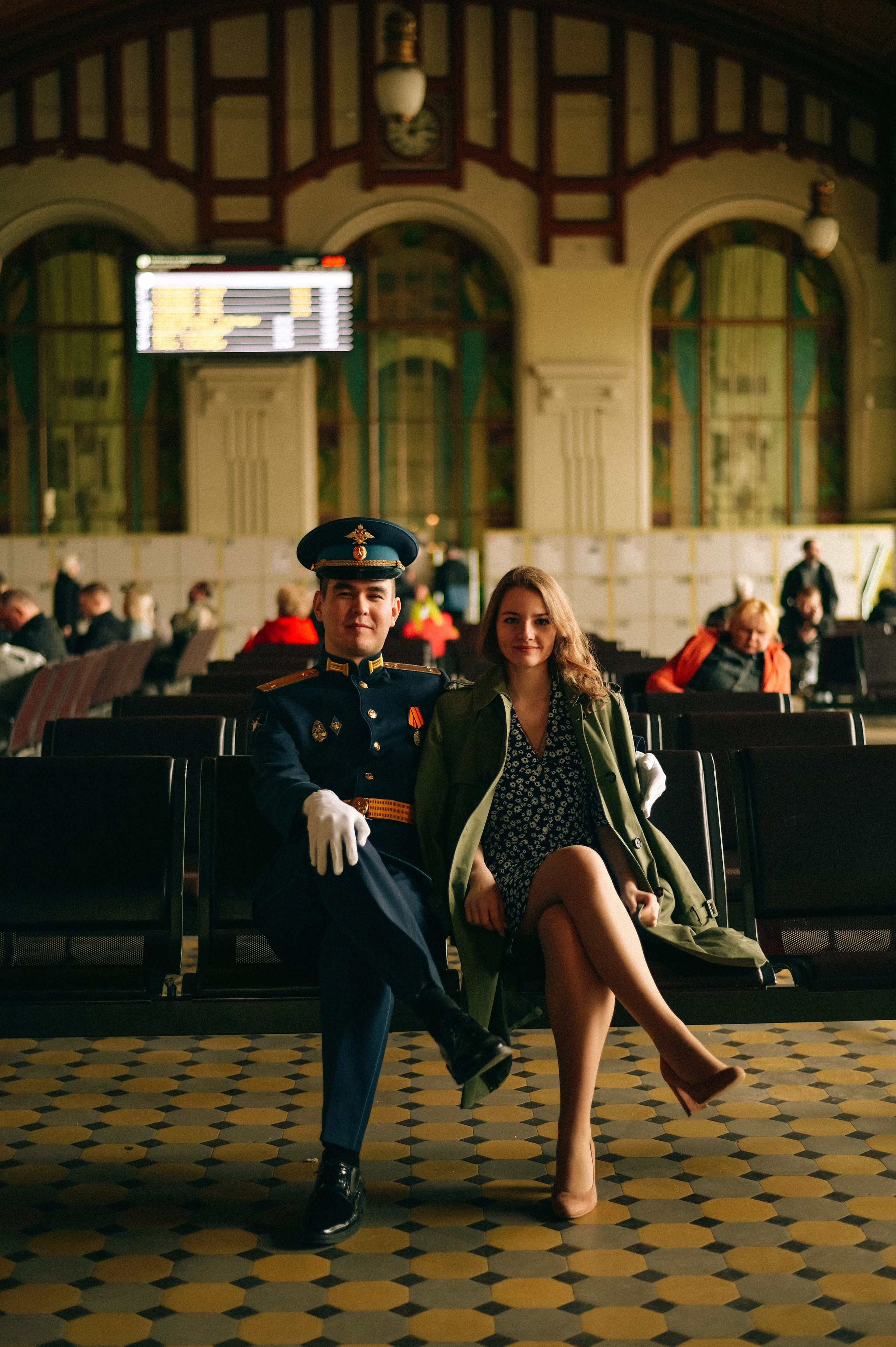 Love story на вокзале. Анастасия и Азамат. Семейный и свадебный фотограф в Санкт-Петербурге Яна