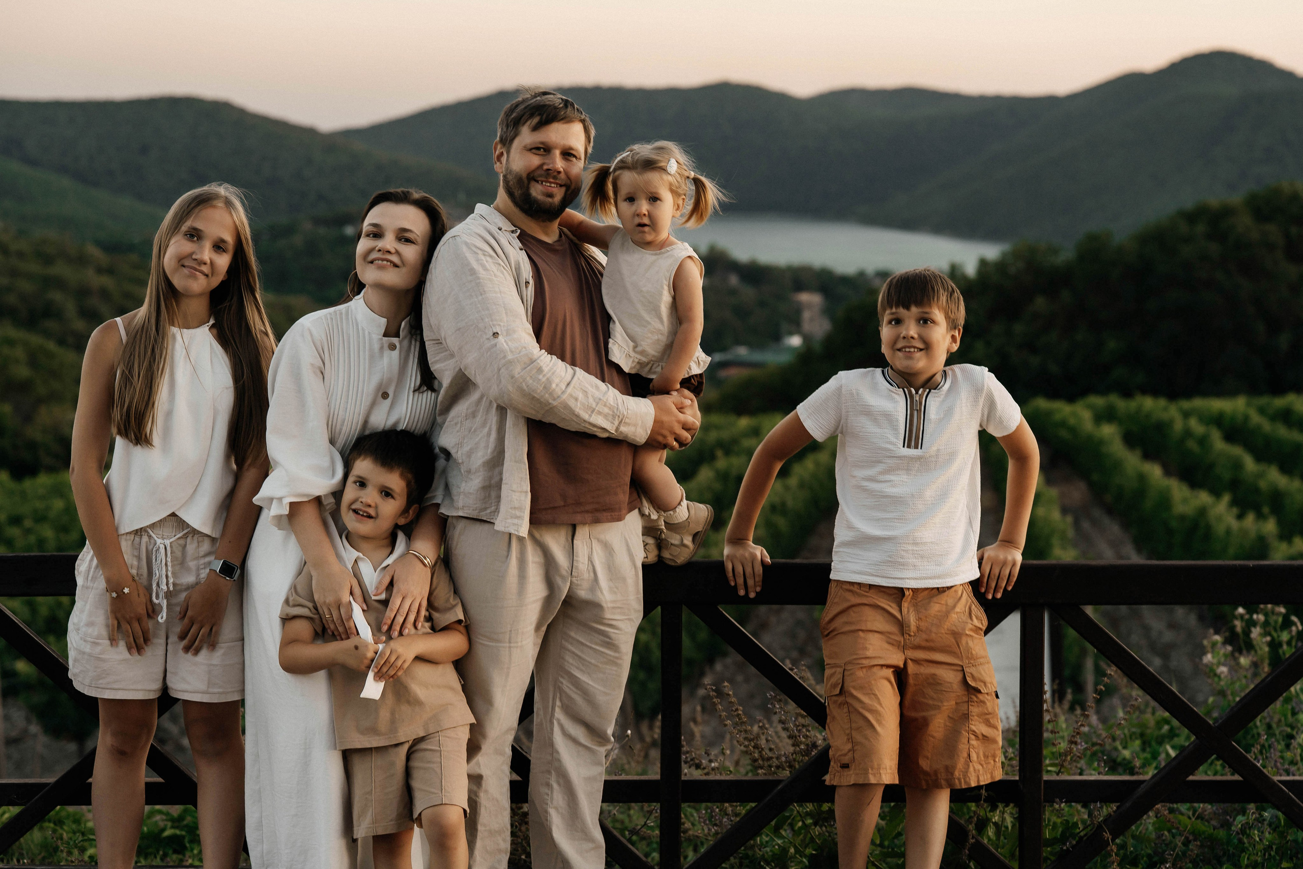 Семейная фотосессия в Абрау Дюрсо. Услуги фотографа в Анапе — фотосессия для семьи, пары, женщин и мужчин | Татьяна Тагель