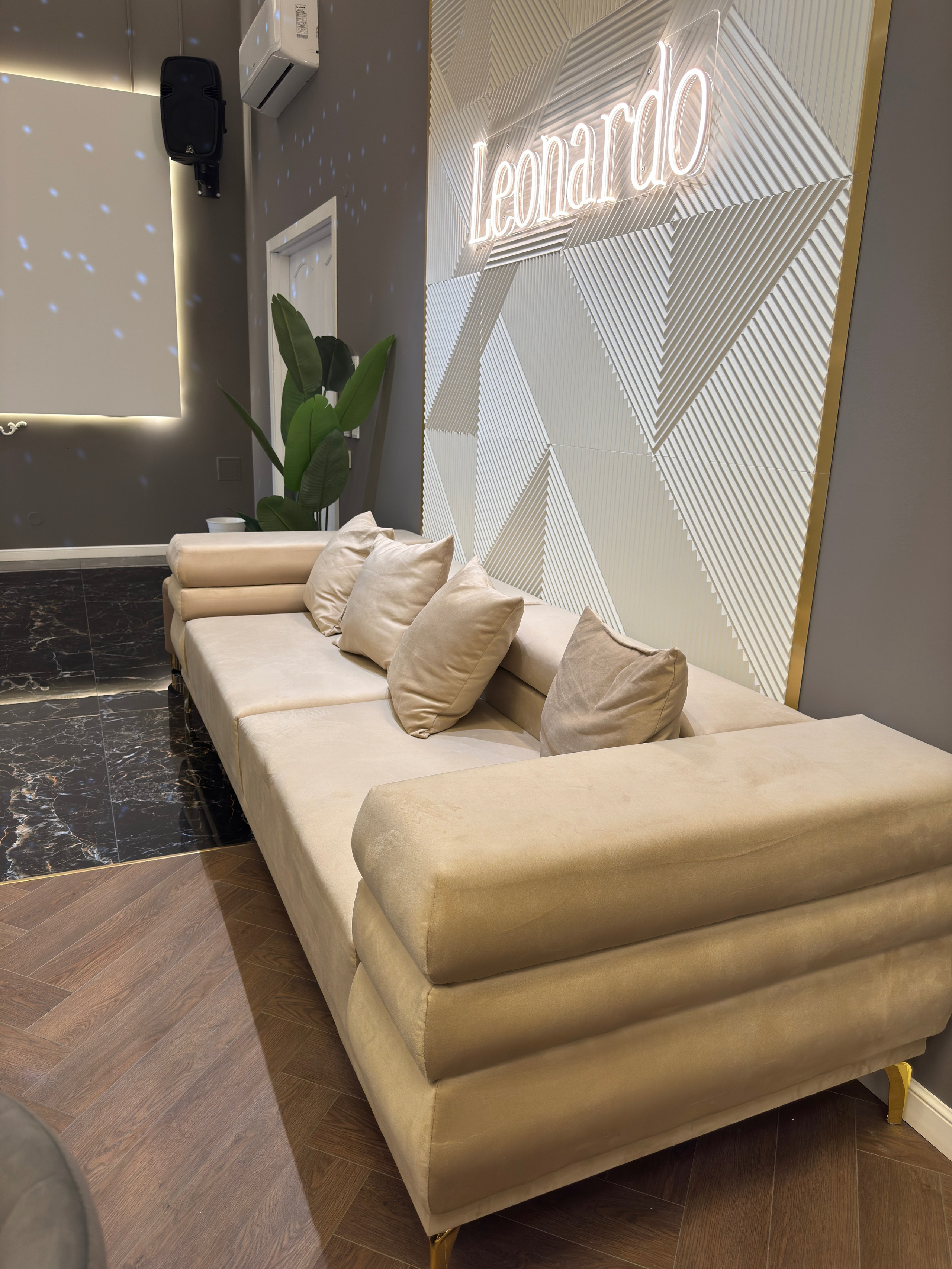 Леонардо. Аренда лофта в СПб для мероприятий