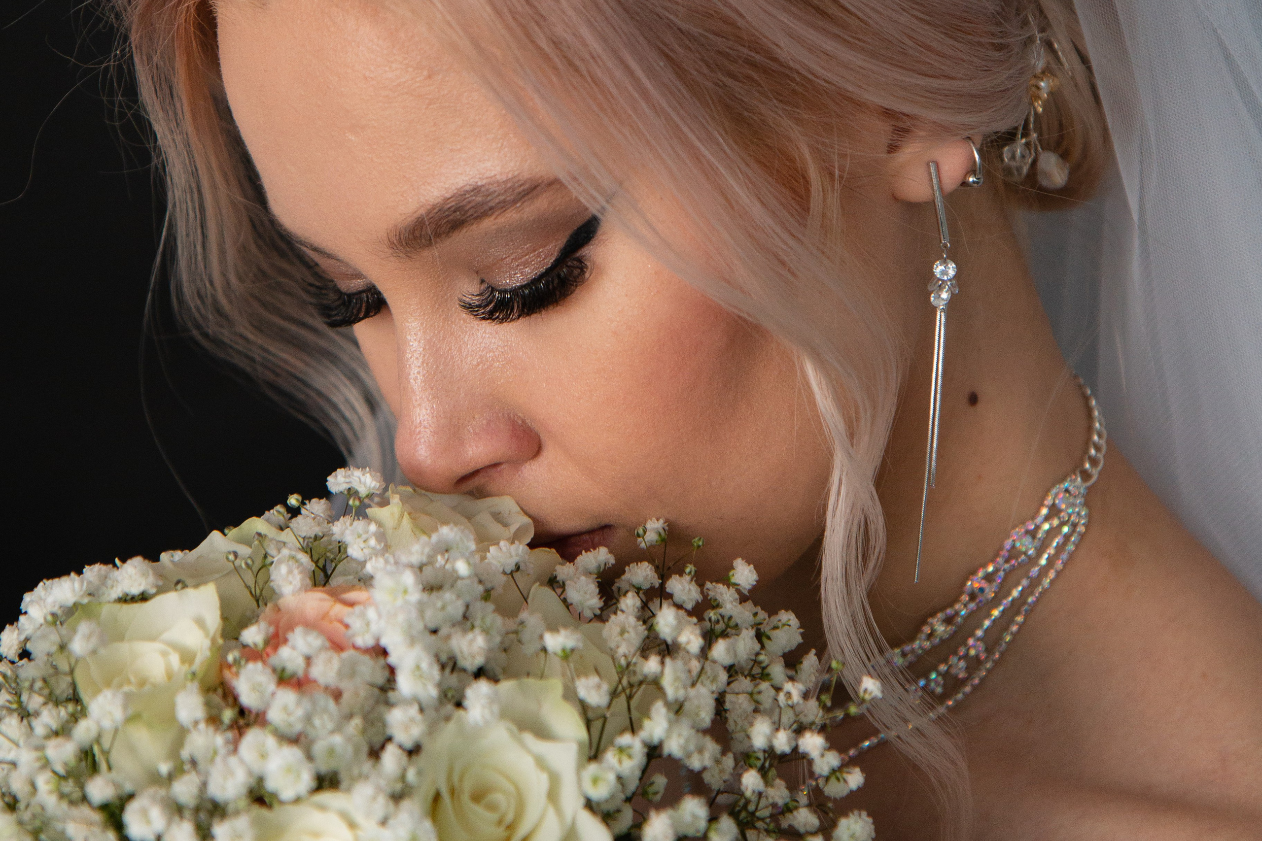 Свадебная фотосессия в Шелехове. Фотограф в Шелехове, лучшие выпускные альбомы в Шелехове