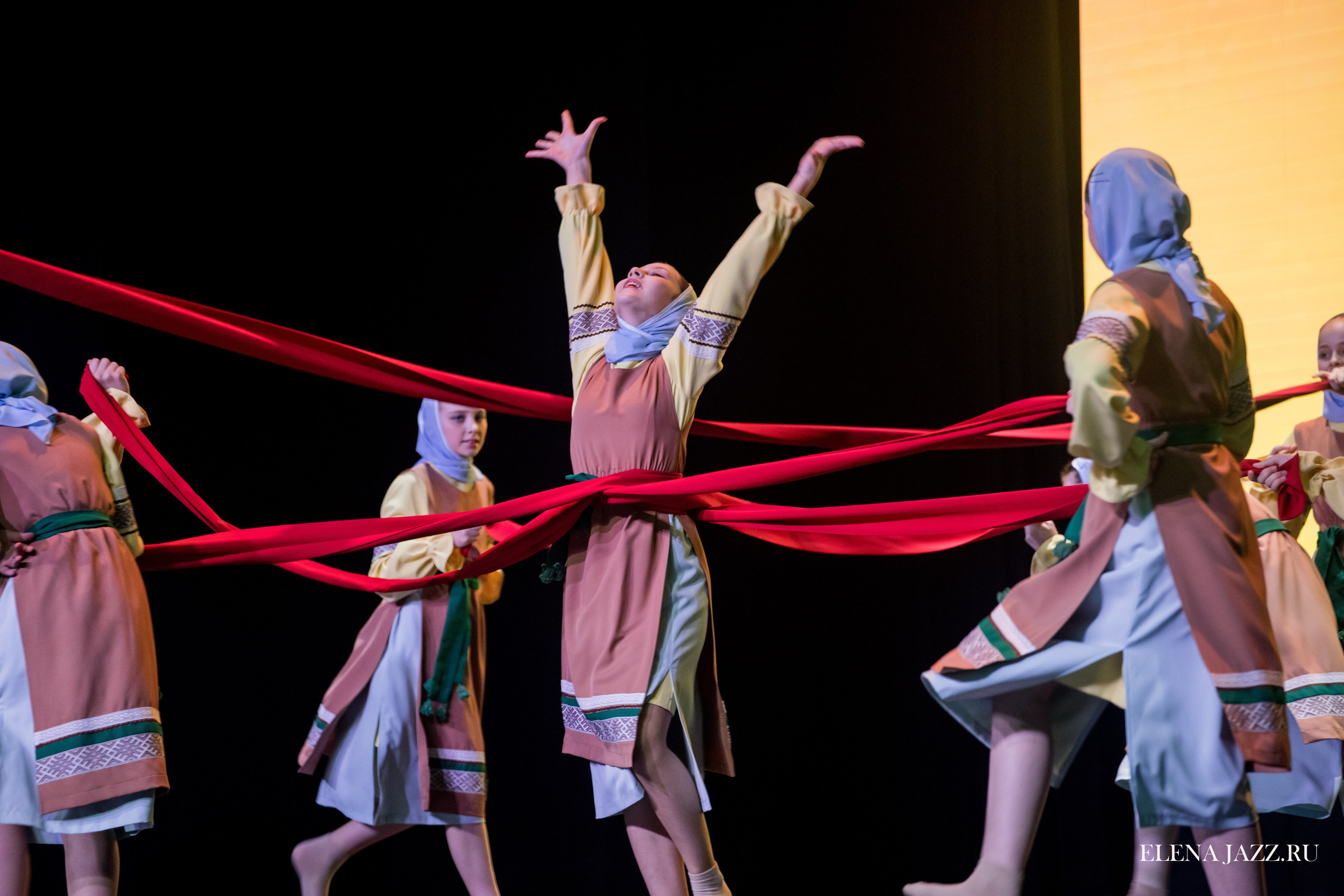 Концерт танцевального коллектива. Репортажный фотограф Елена Джаз в Москва