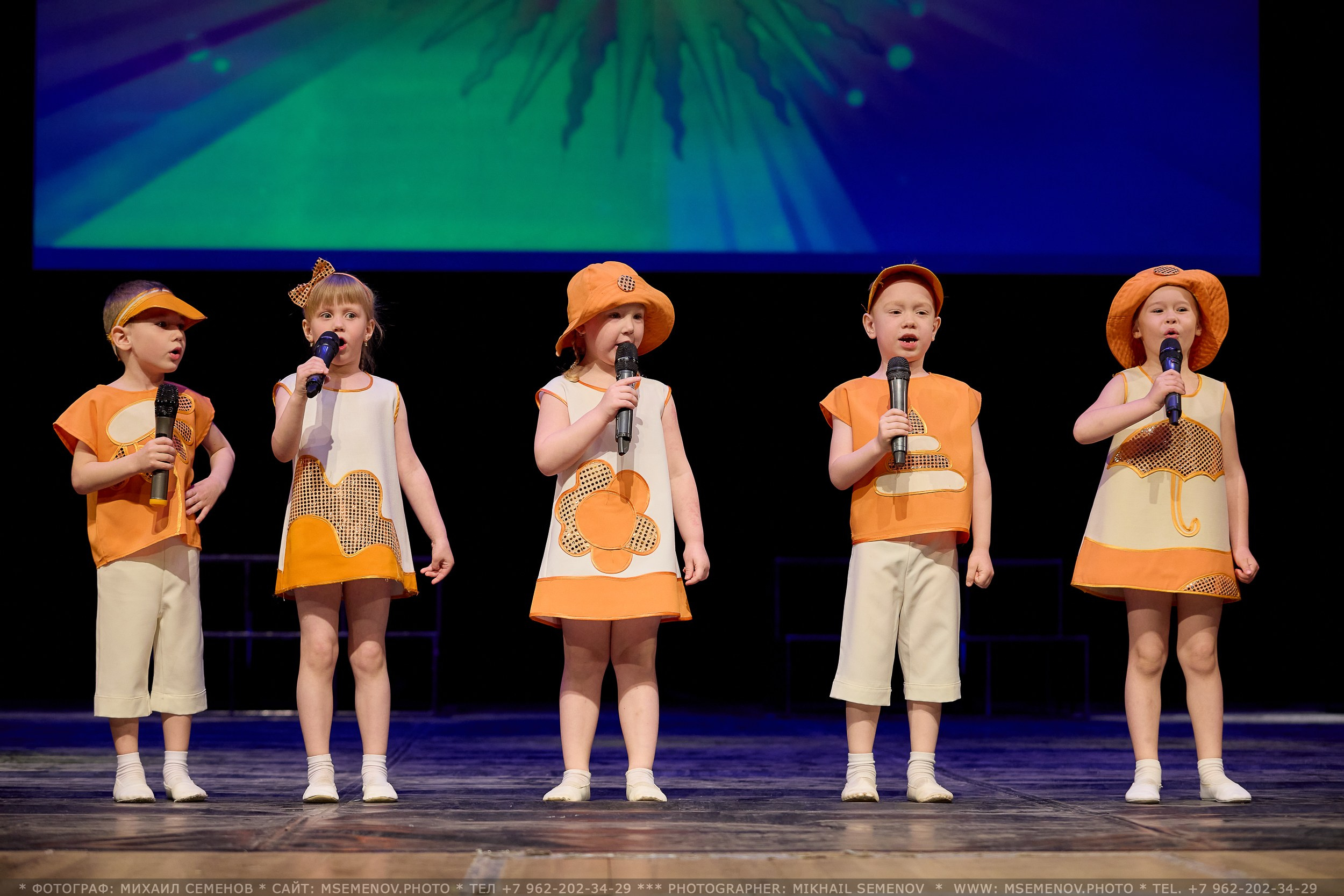 Концерт «Веселая семейка». Photographer for business Mikhail Semenov. Aqua photo studio, photo school
