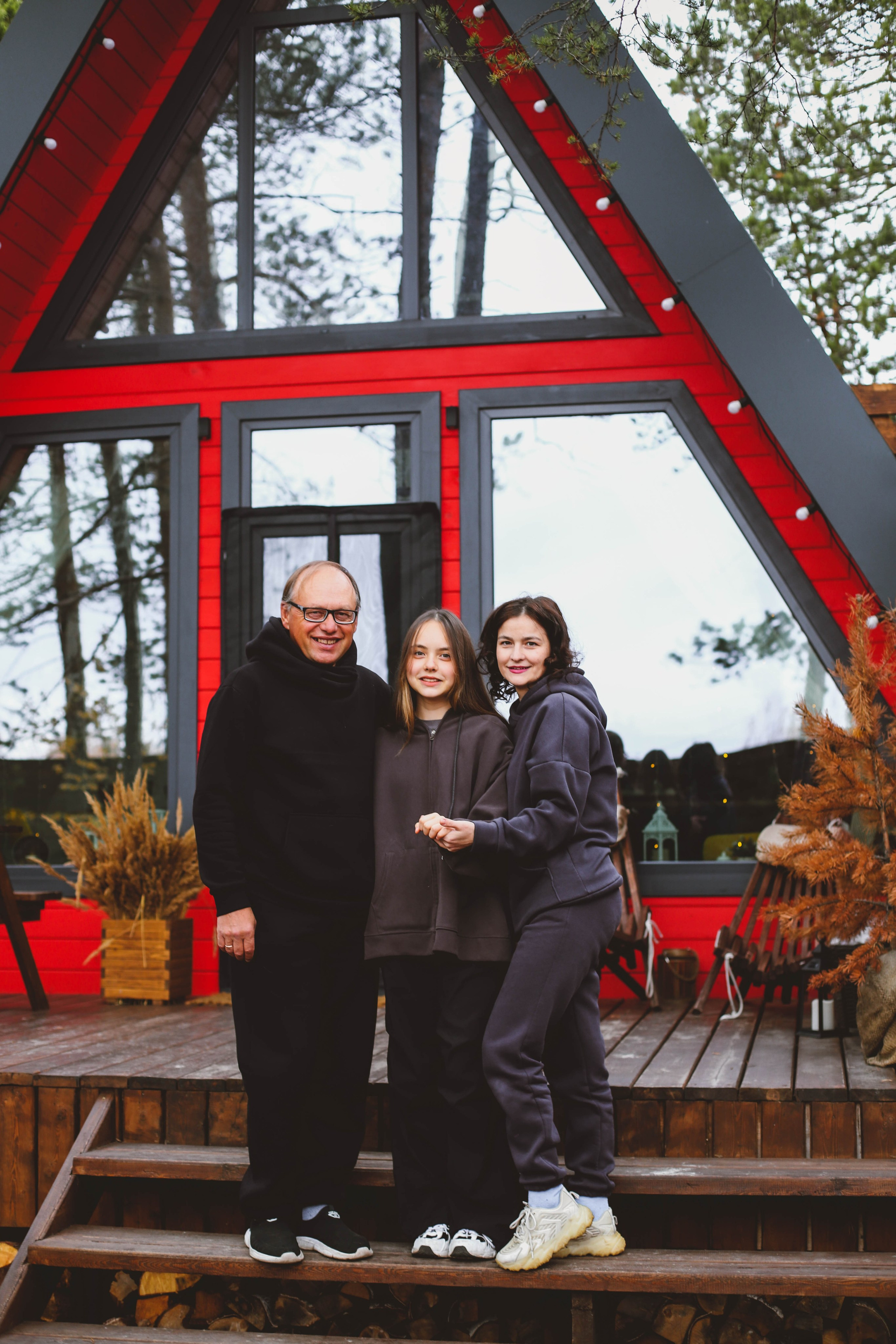 В красивом красном домике. Фотограф в Сургуте Брызгунова Анастасия