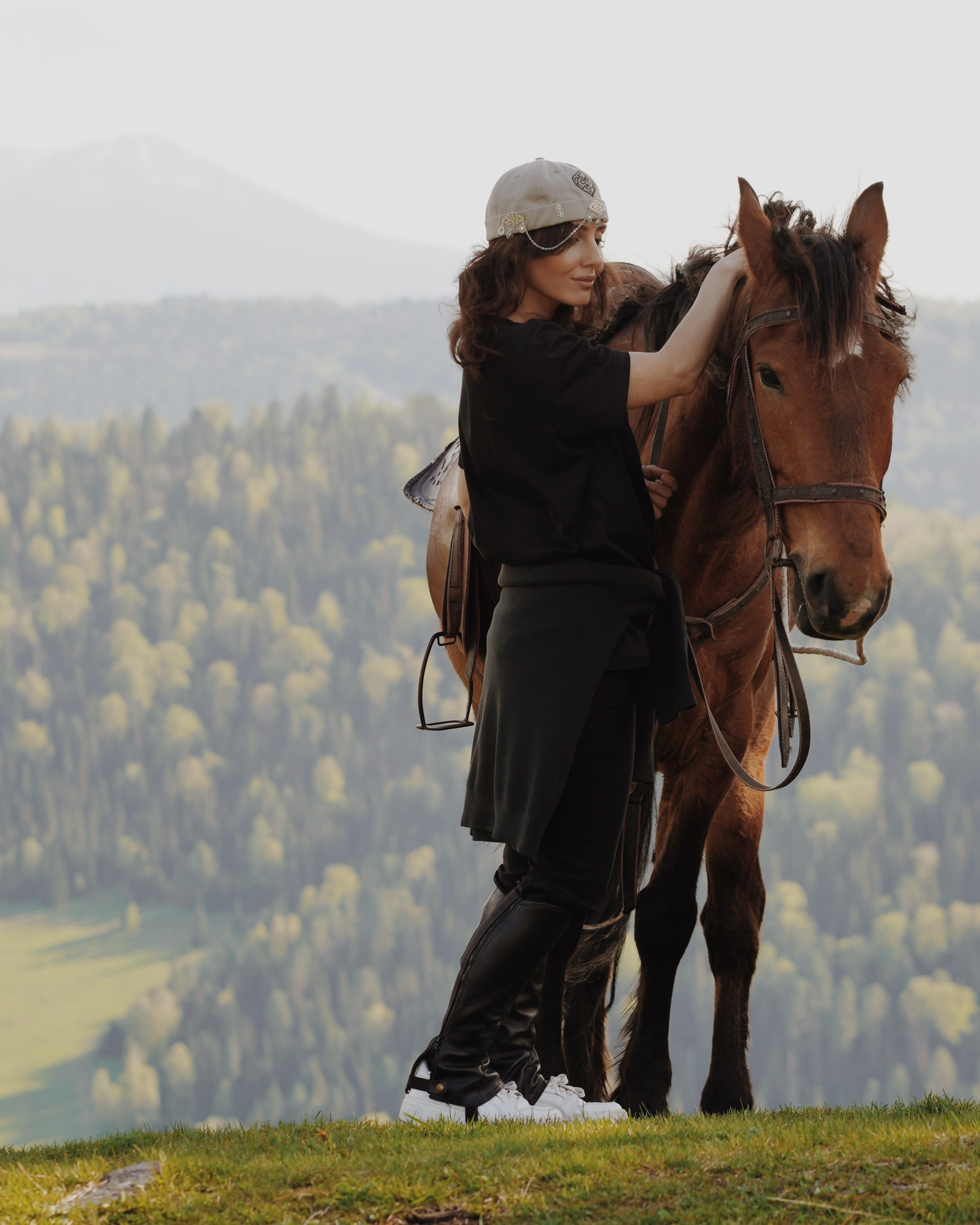 На конной прогулке по Алтаю. Выездной фотограф-видеограф в Республике Алтай Солоны Куюкова