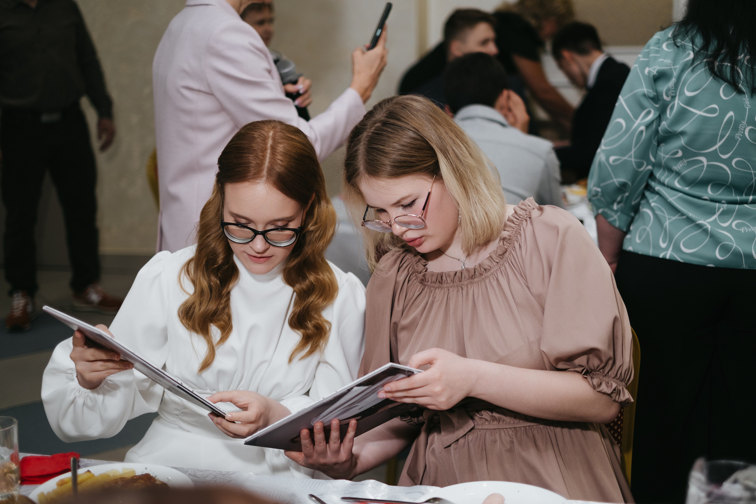 Выпускной 11 класс школы № 30. Свадебный и репортажной фотограф Денис Ожигин в Краснодаре и Краснодарском крае