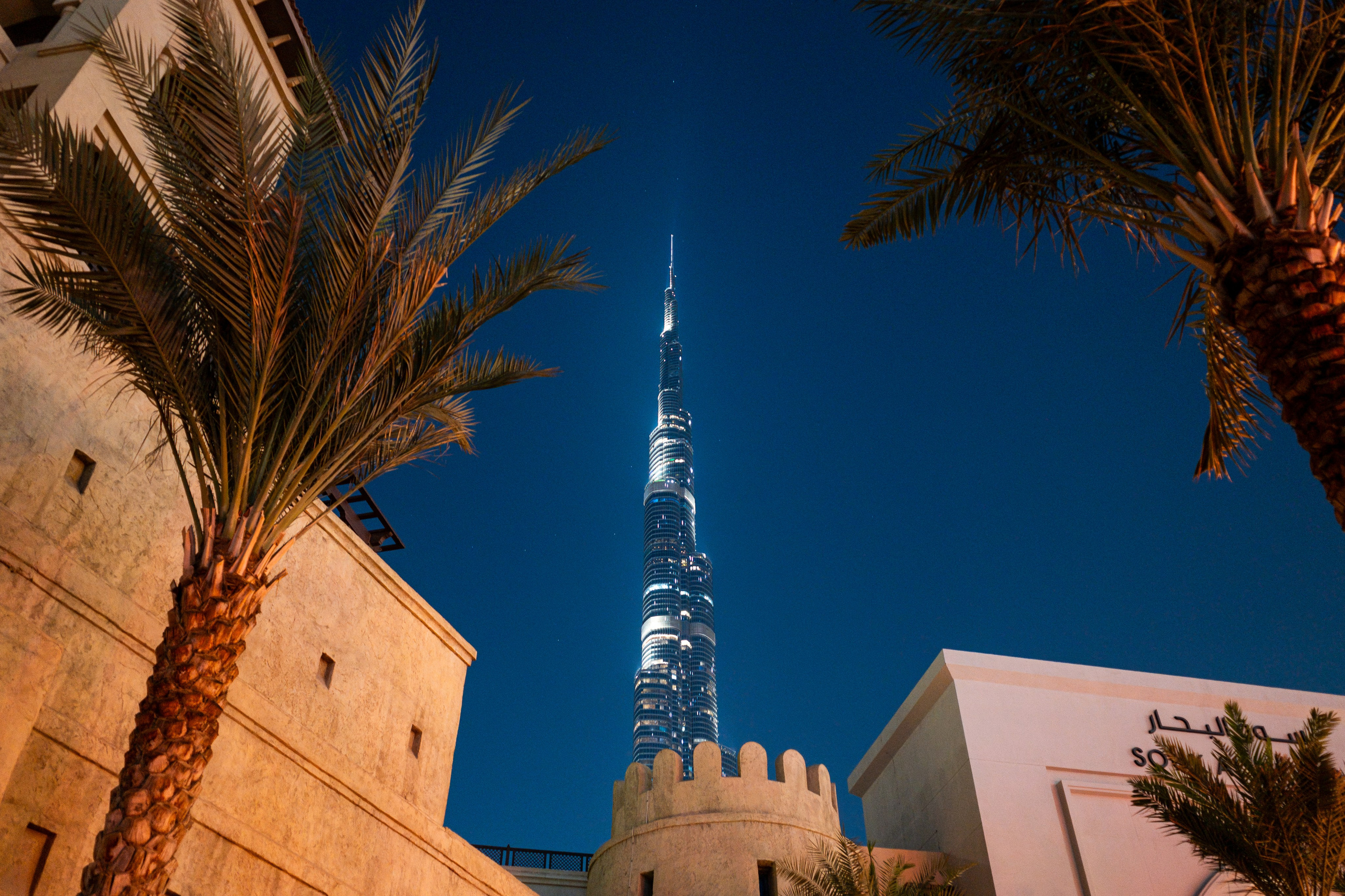 Бурж Халифа ночью