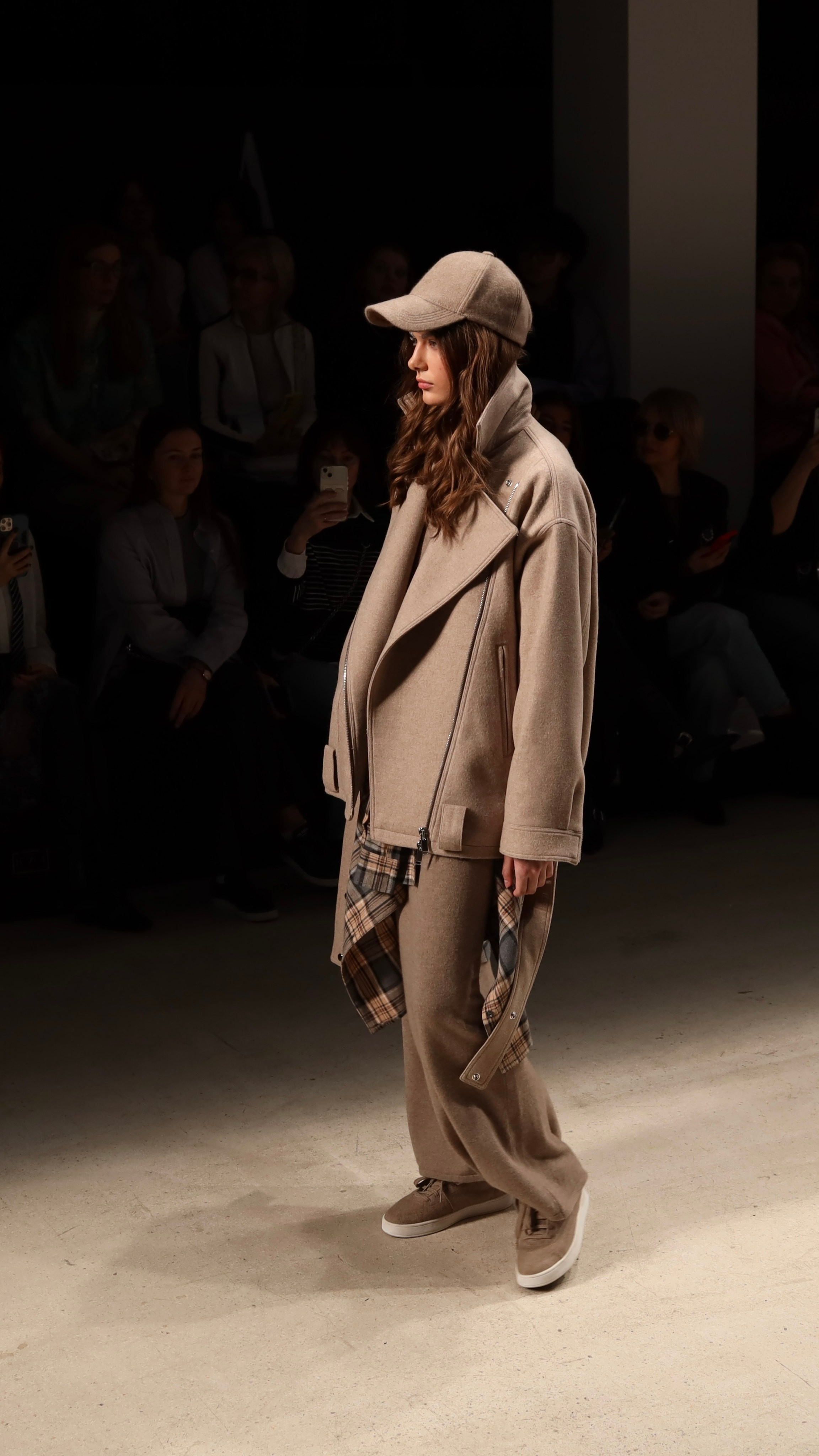 Съёмки модных показов. Фотограф в Москве — Рина Серёгина — съёмка в студии и репортаж