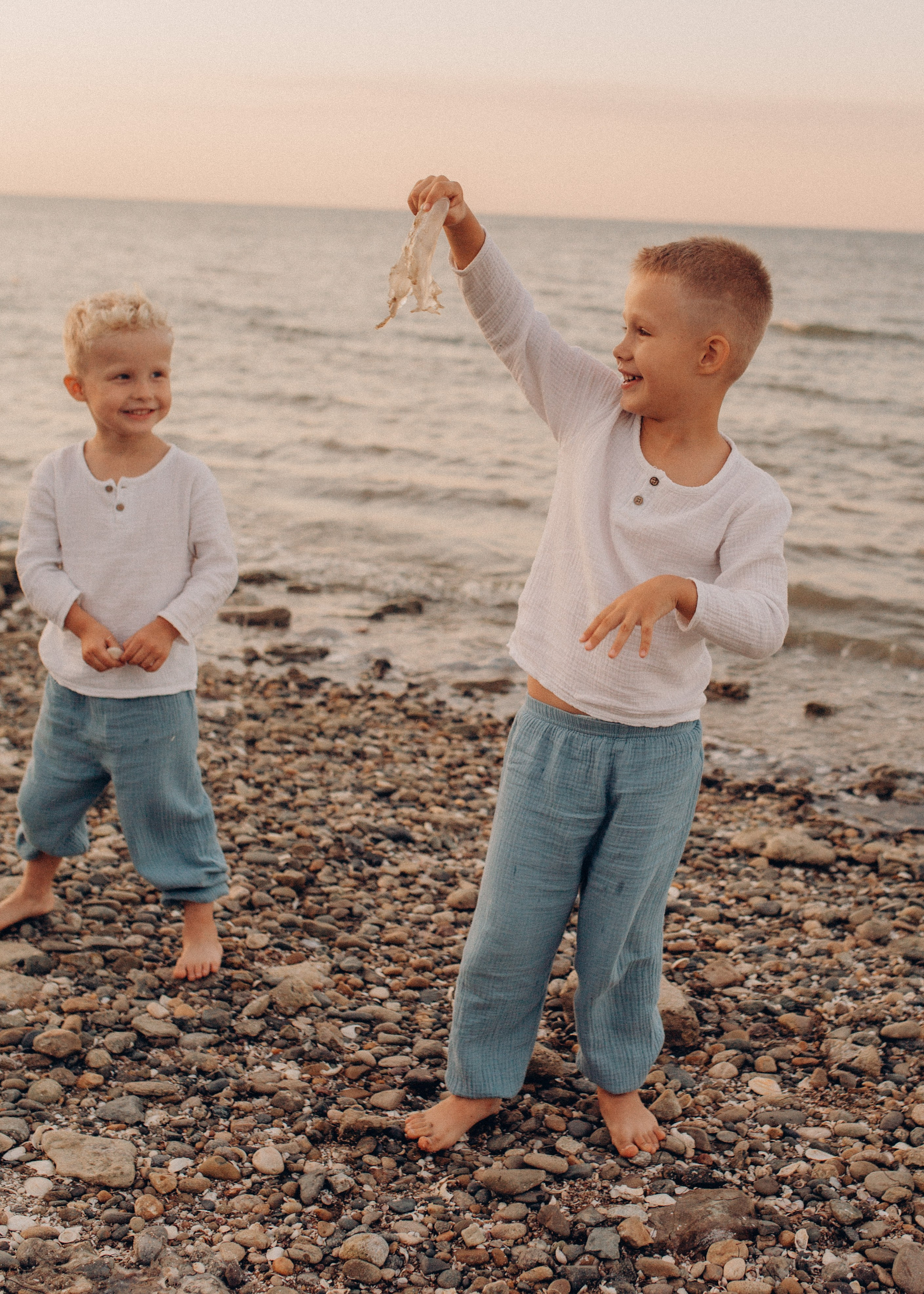 Захар и Макар на морюшке. Фотограф в Приморско-Ахтарске Марьяна Чопко