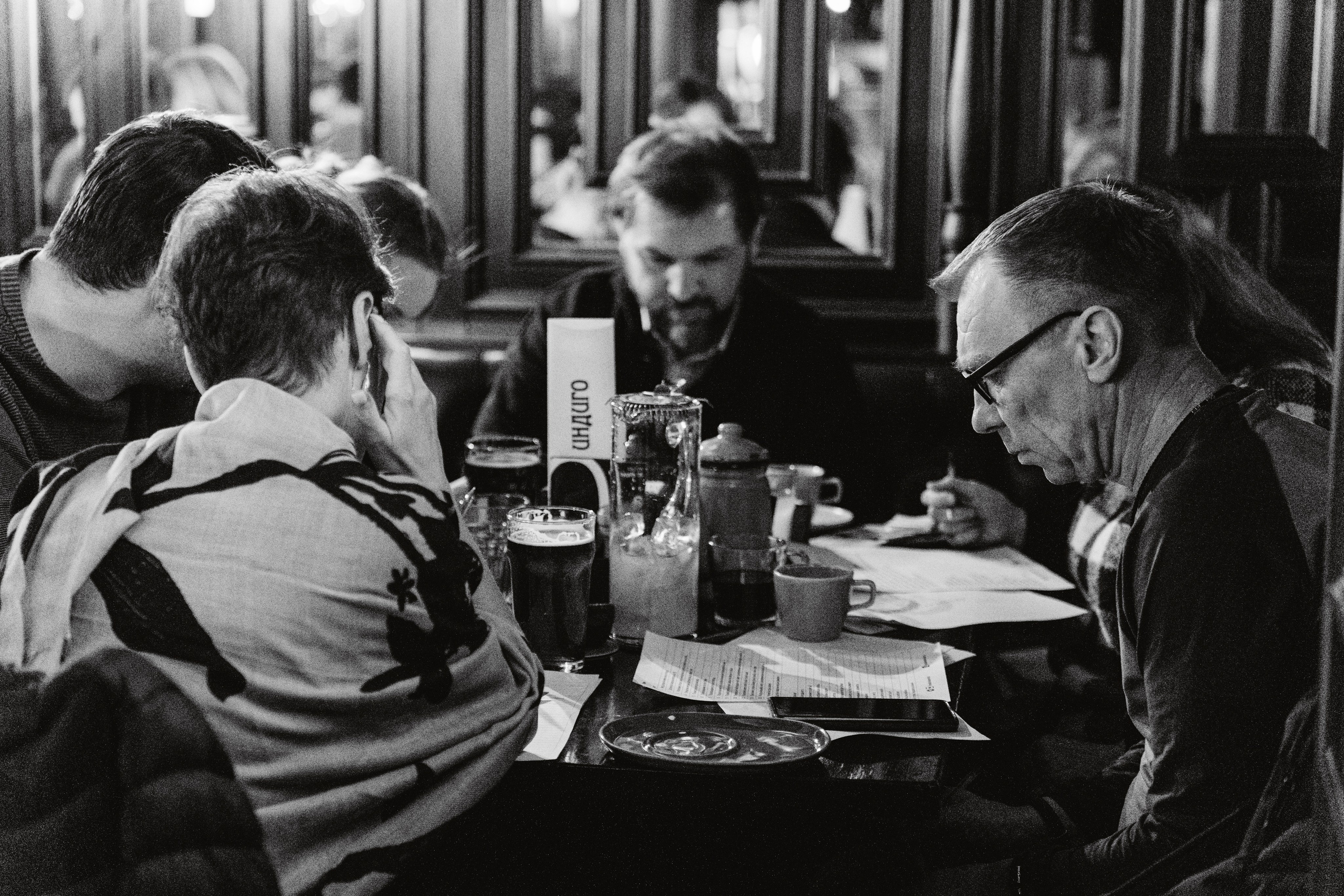 Intellectual games. Я занимаюсь событийной, свадебной, товарной, студийной… фотографией