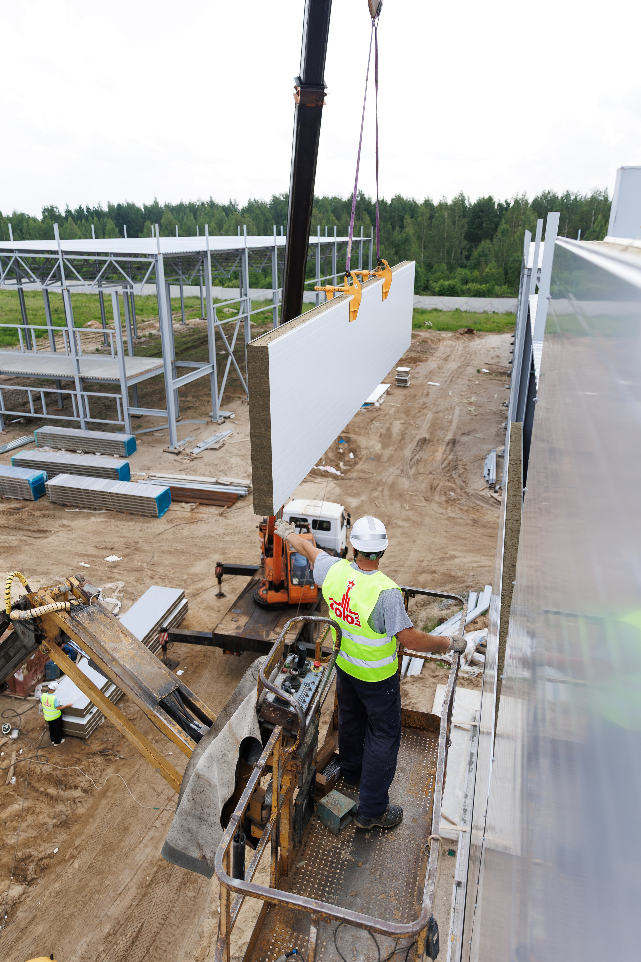 Склады под аренду. Фотосъёмка для бизнеса — предметное фото, репортаж с мероприятий, портреты людей, съёмка интерьера и экстерьера