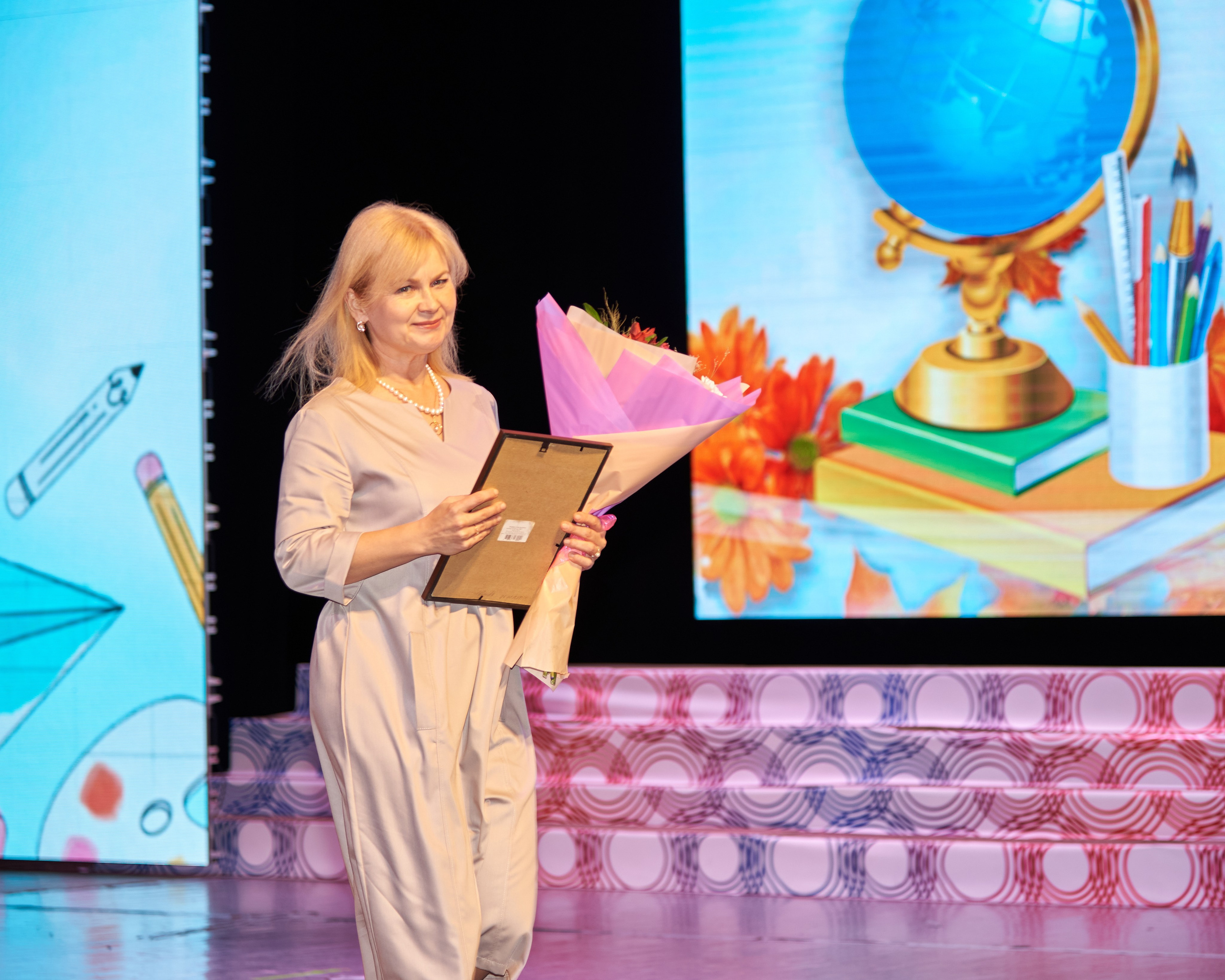 День учителя 2022. [fXph] Фотограф Масликов Илья. Съёмка мероприятий в Ленинске-Кузнецком