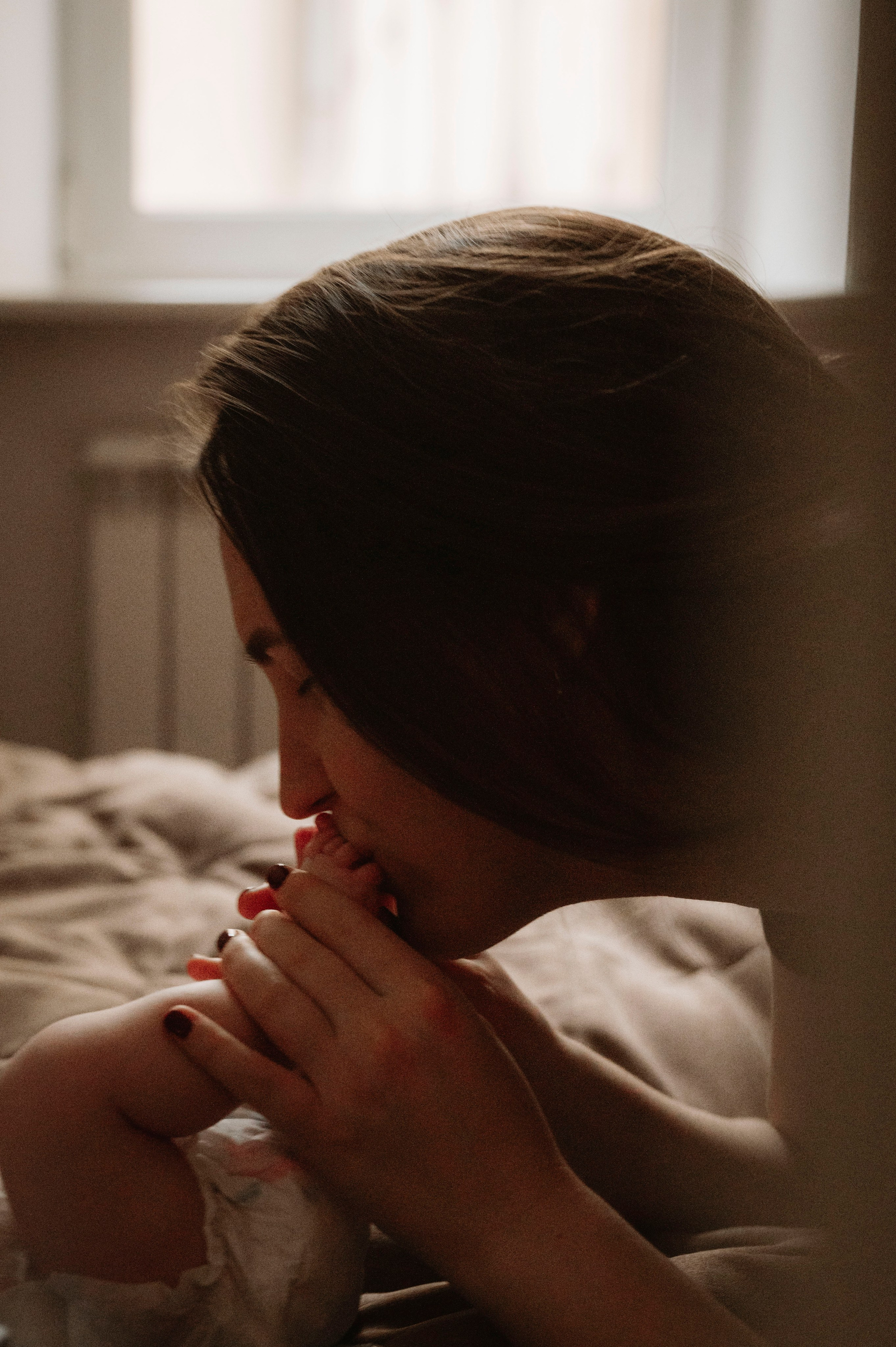 Семейная домашняя фотосессия. Профессиональный фотограф беременности в СПБ. Стильные фотосессии беременности в стиле минимализм и классическая фотография