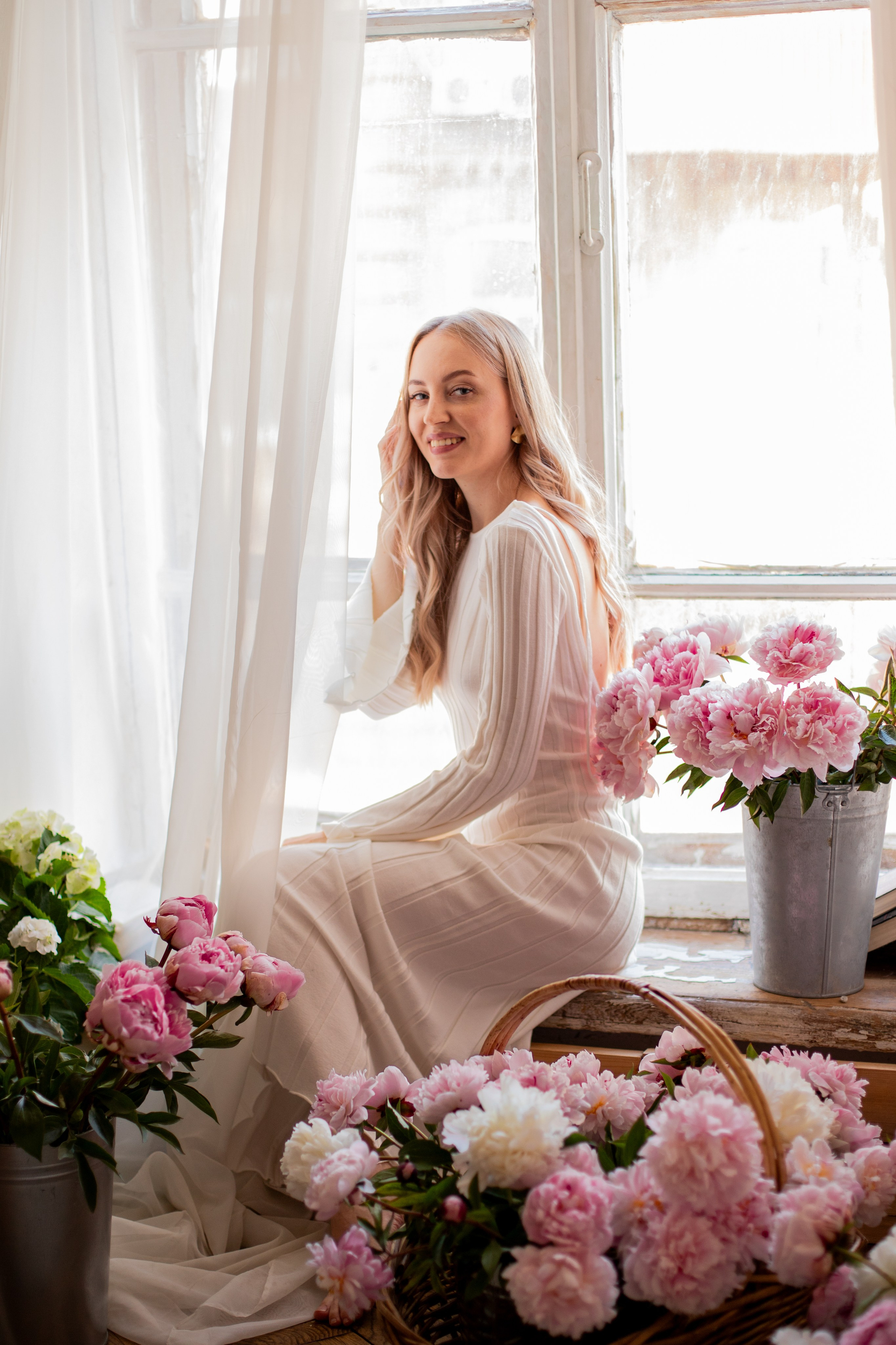 Съемка в живых пионах. Семейный и индивидуальный фотограф в Ростове-на-Дону