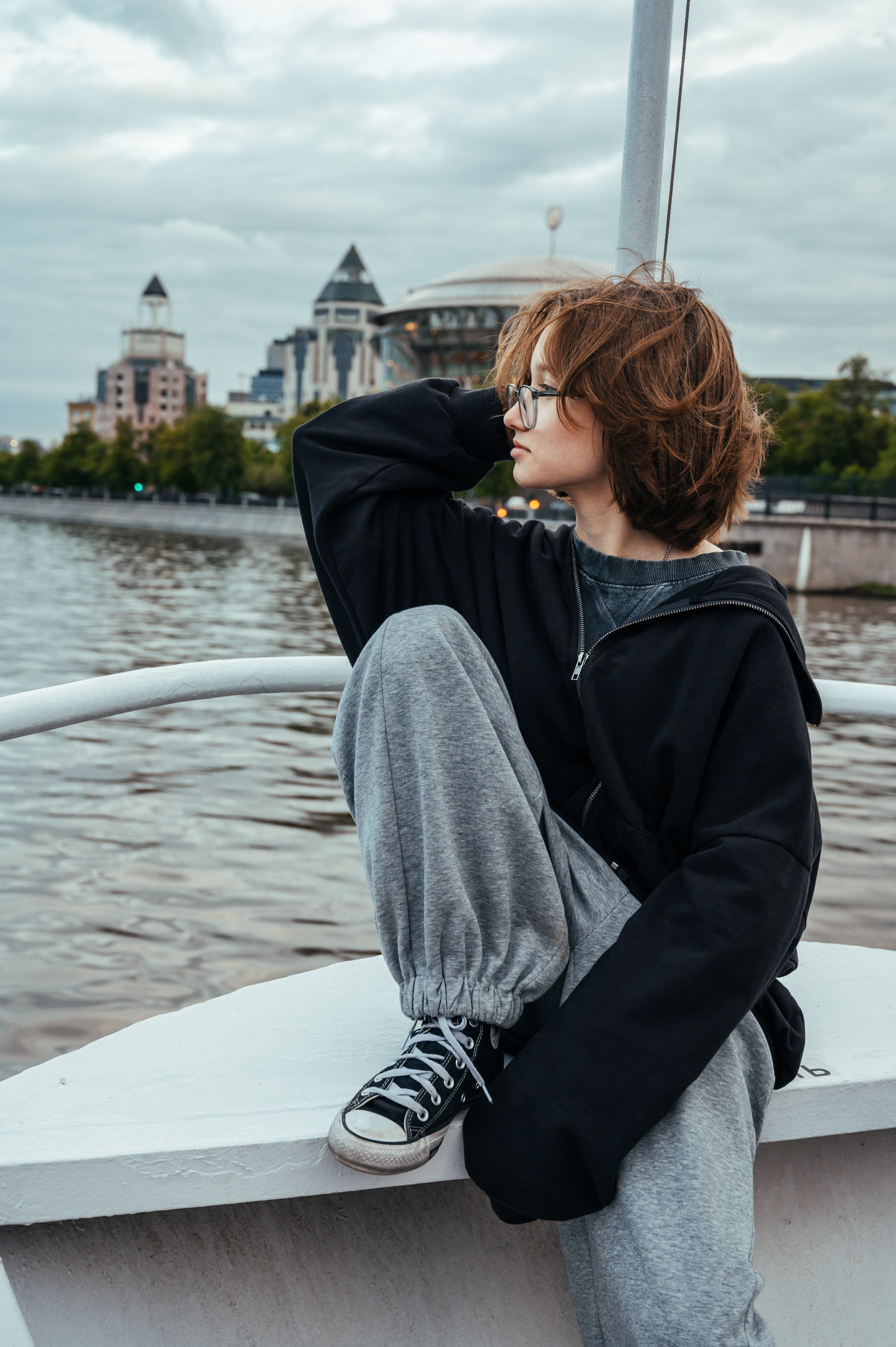 Последний звонок. Анастасия Петрович фотограф, фотокорреспондент в Москве и Санкт-Петербурге. Фотосъёмка репортажа, мероприятия, корпоративная съёмка, контент