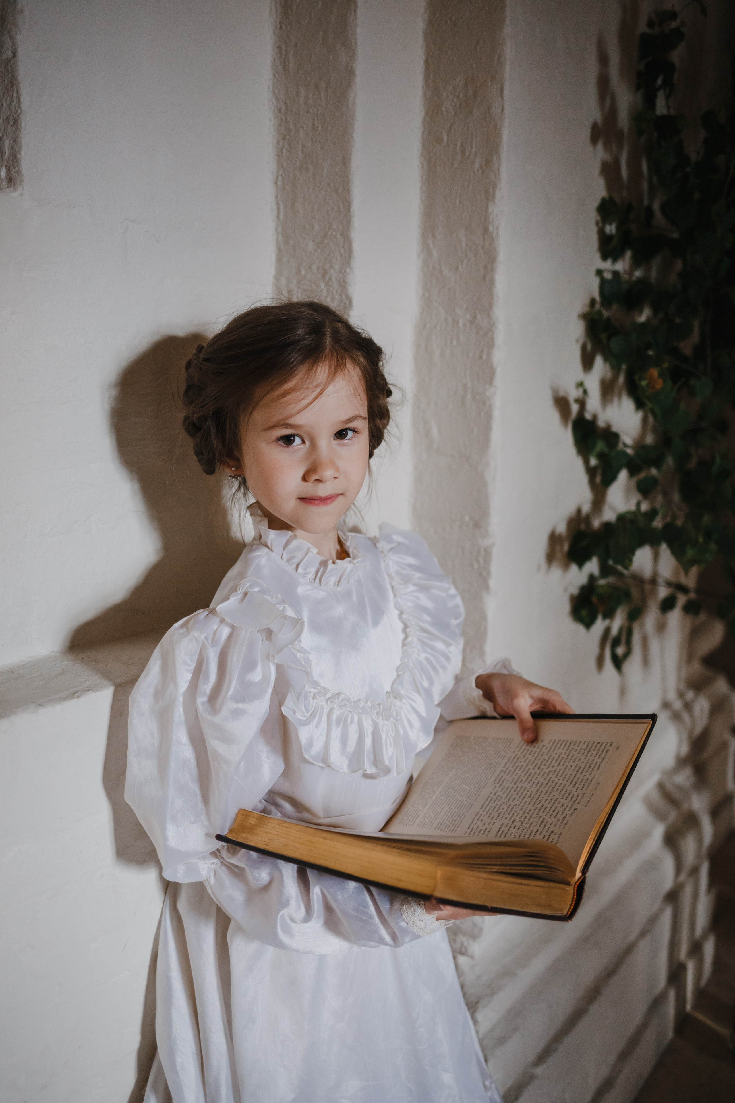 Съемка в Церкви священномученика Антипы на Колымажном дворе. Семейный фотограф Николаева Ольга